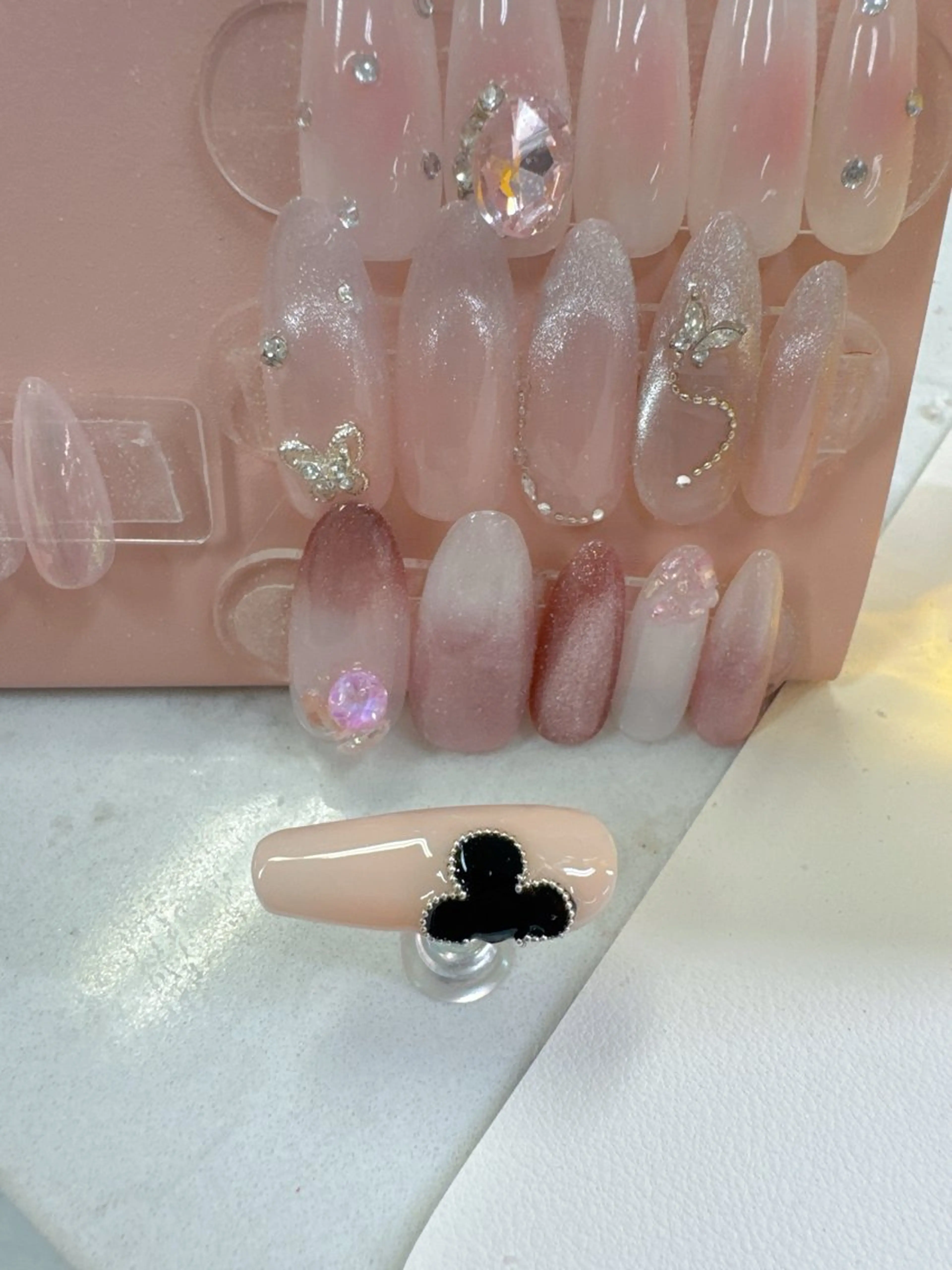 ネイル キラキラネイル Queeens nailのネイルデザイン