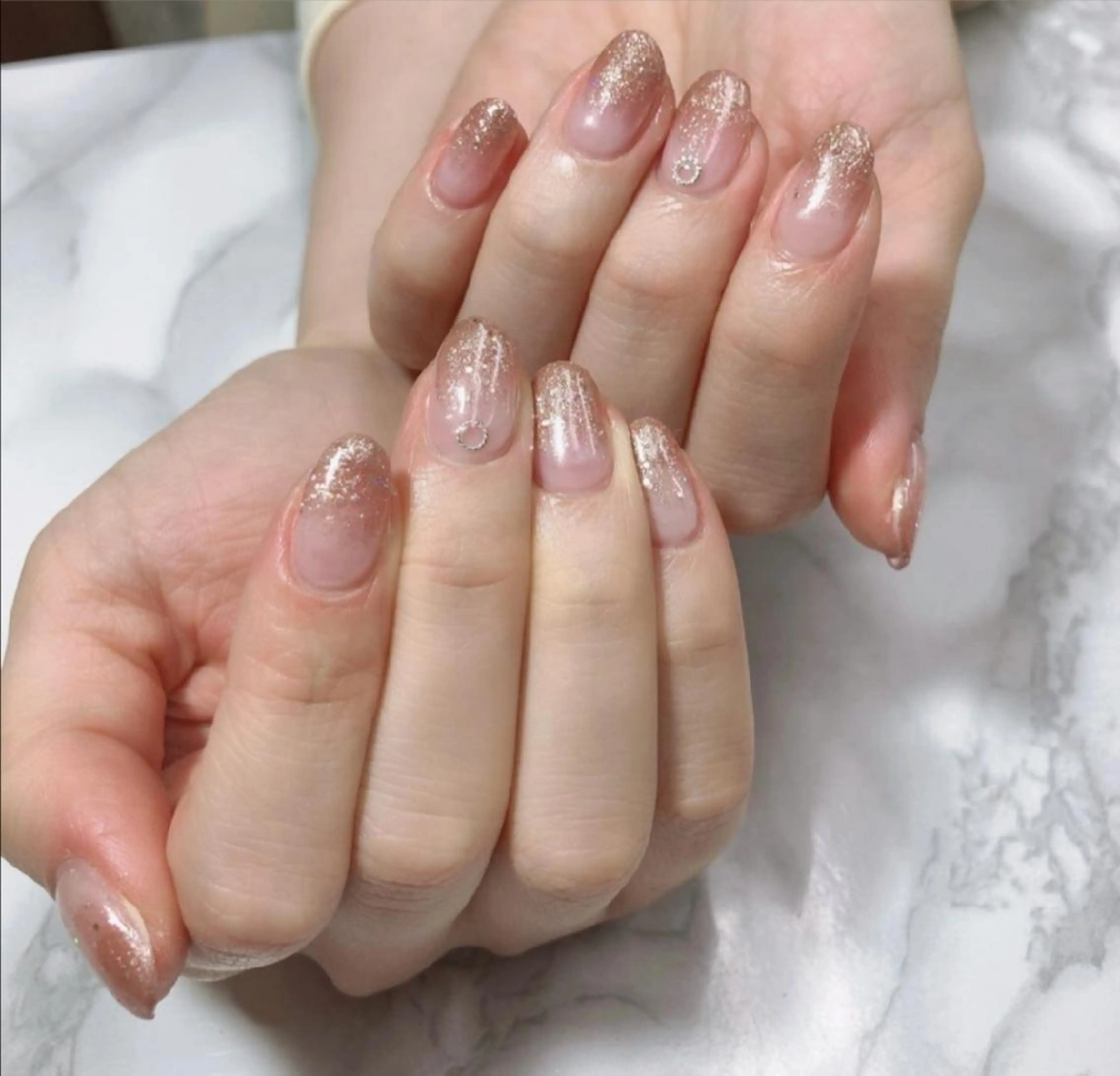 ネイル グラデーション ラメ(グリッター) ラメグラデーション ᴵⁿ. ᴺᵃⁱˡのネイルデザイン