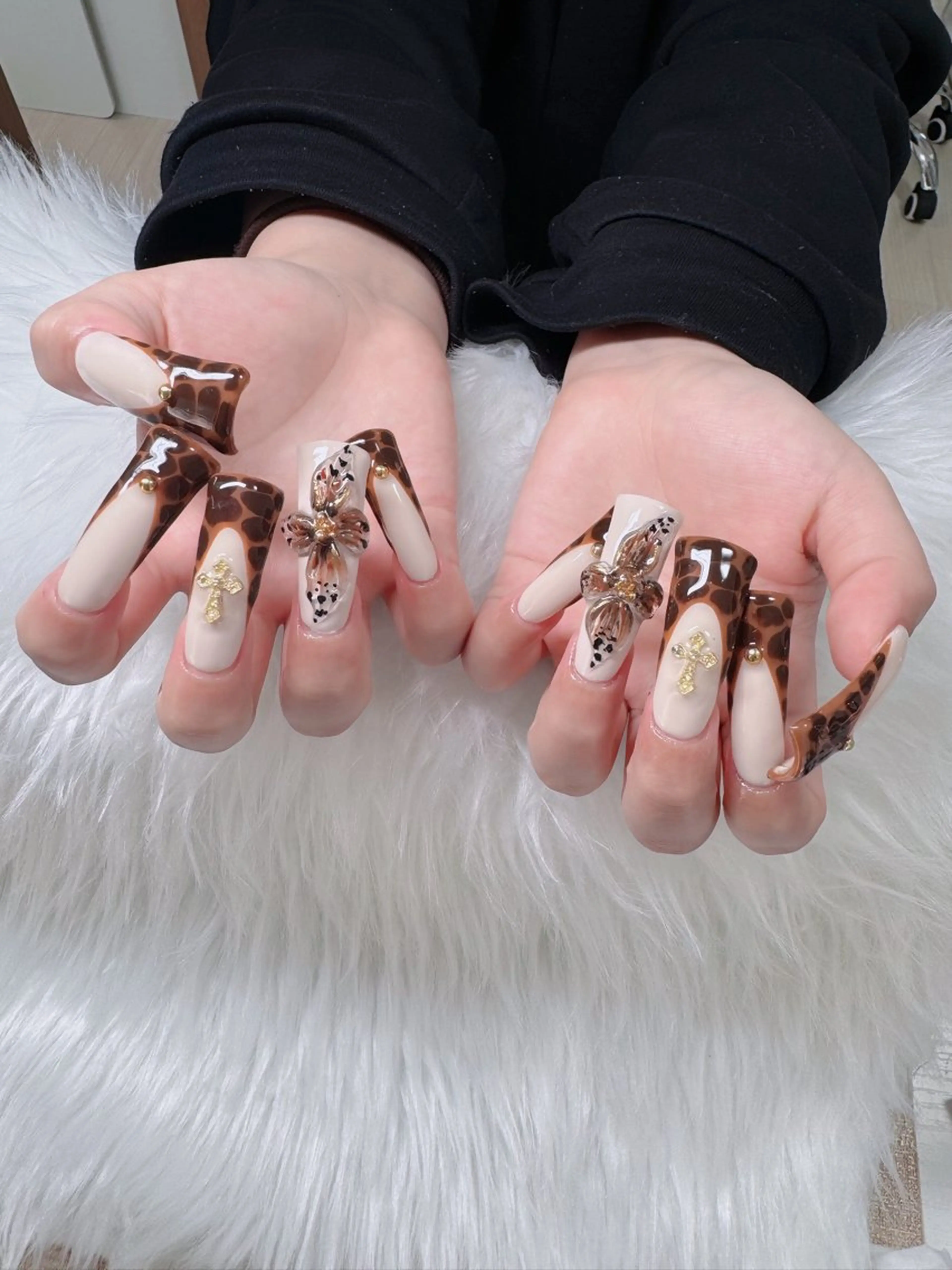 ネイル フレンチネイル ジェルネイル ハロウィン キラキラネイル 韓国ネイル ハンドネイル H.baby Nail Salonのネイルデザイン