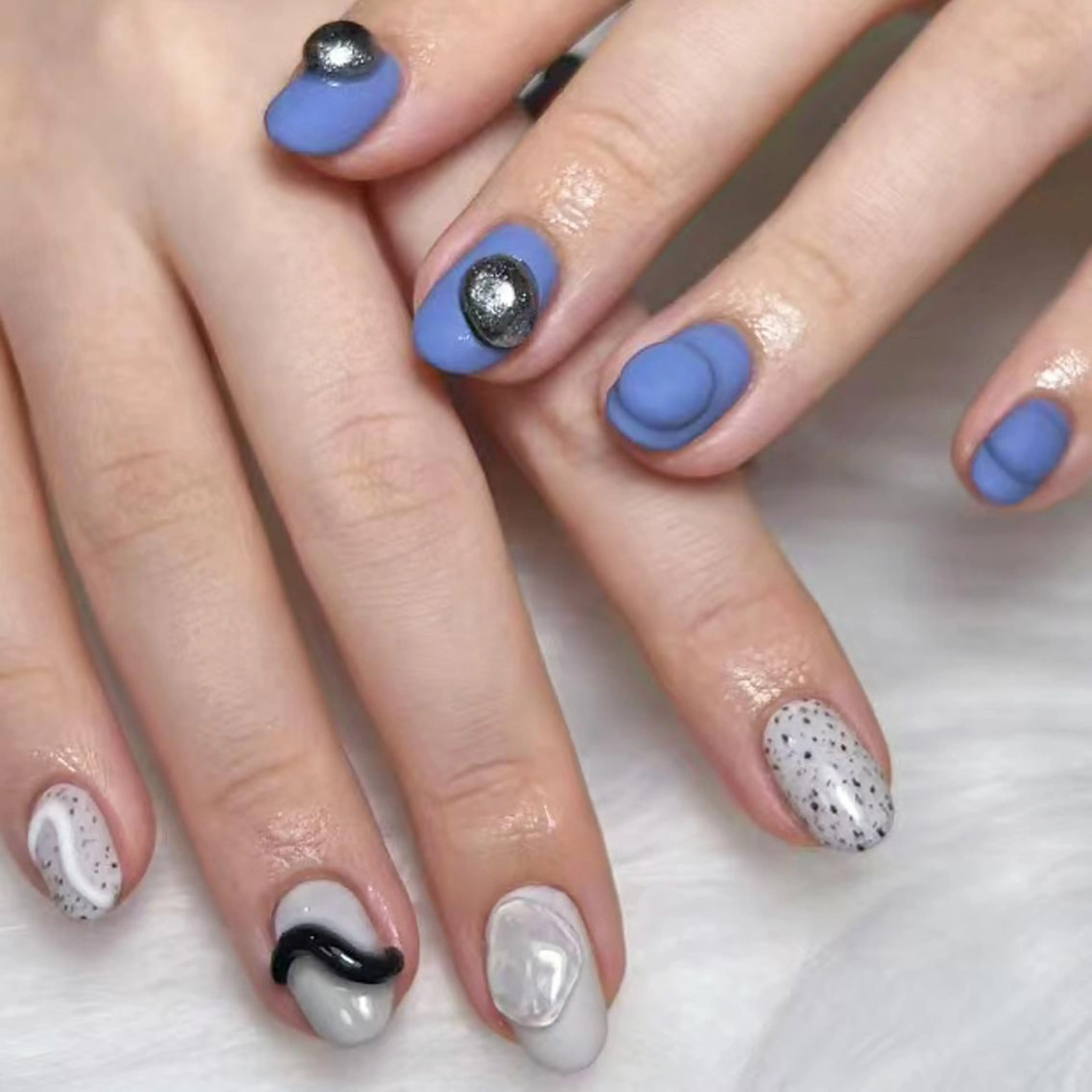 ネイル アートネイル オーロラネイル フラッシュネイル ガーリー キラキラネイル リナ 💅のネイルデザイン