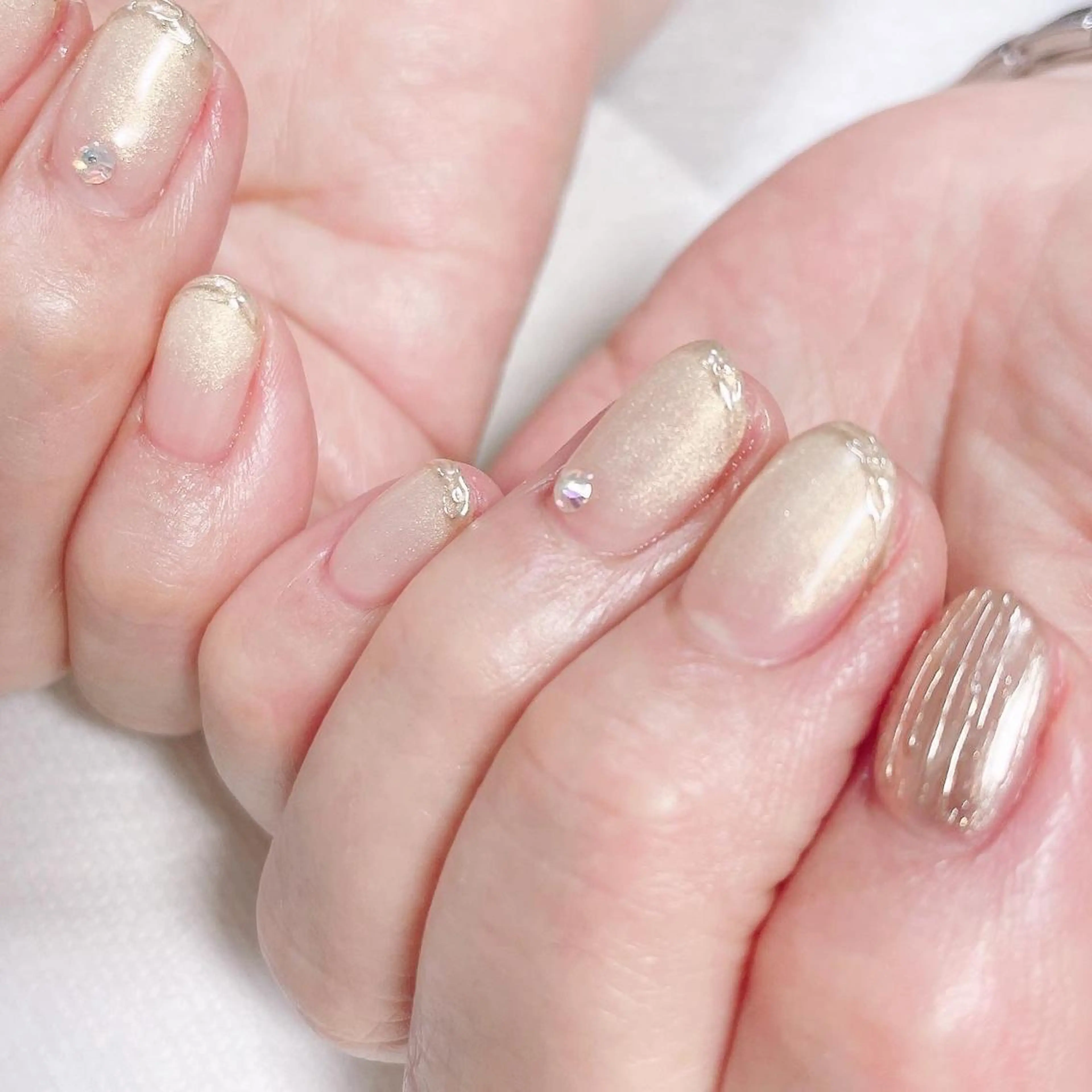 ネイル フレンチネイル グラデーション ミラーネイル ハンドネイル CHIARA nailsのネイルデザイン