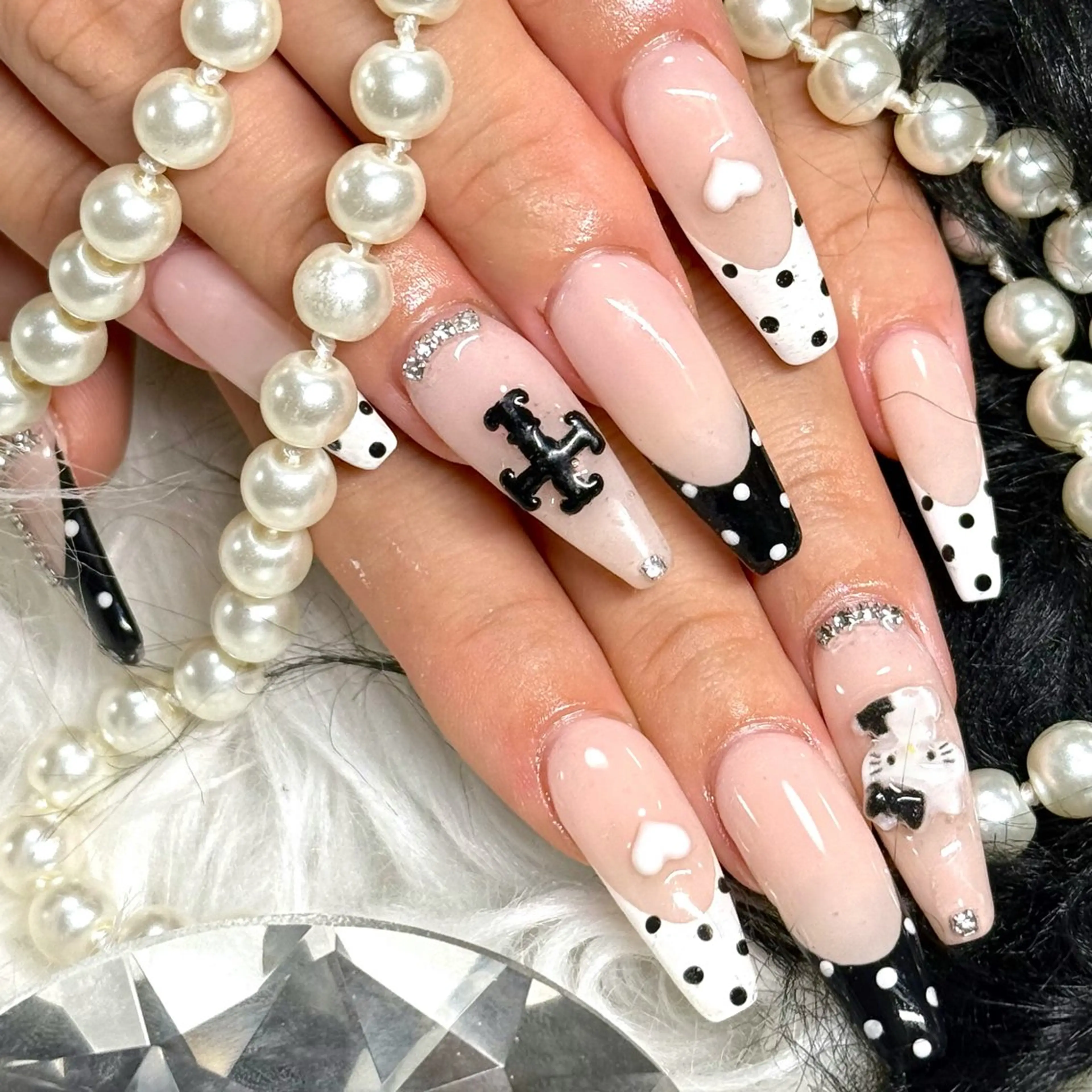 ネイル ドット 長さ出し ロングネイル ハンドネイル ルシイ🎀新宿長さ 出しパーツ専門店のネイルデザイン