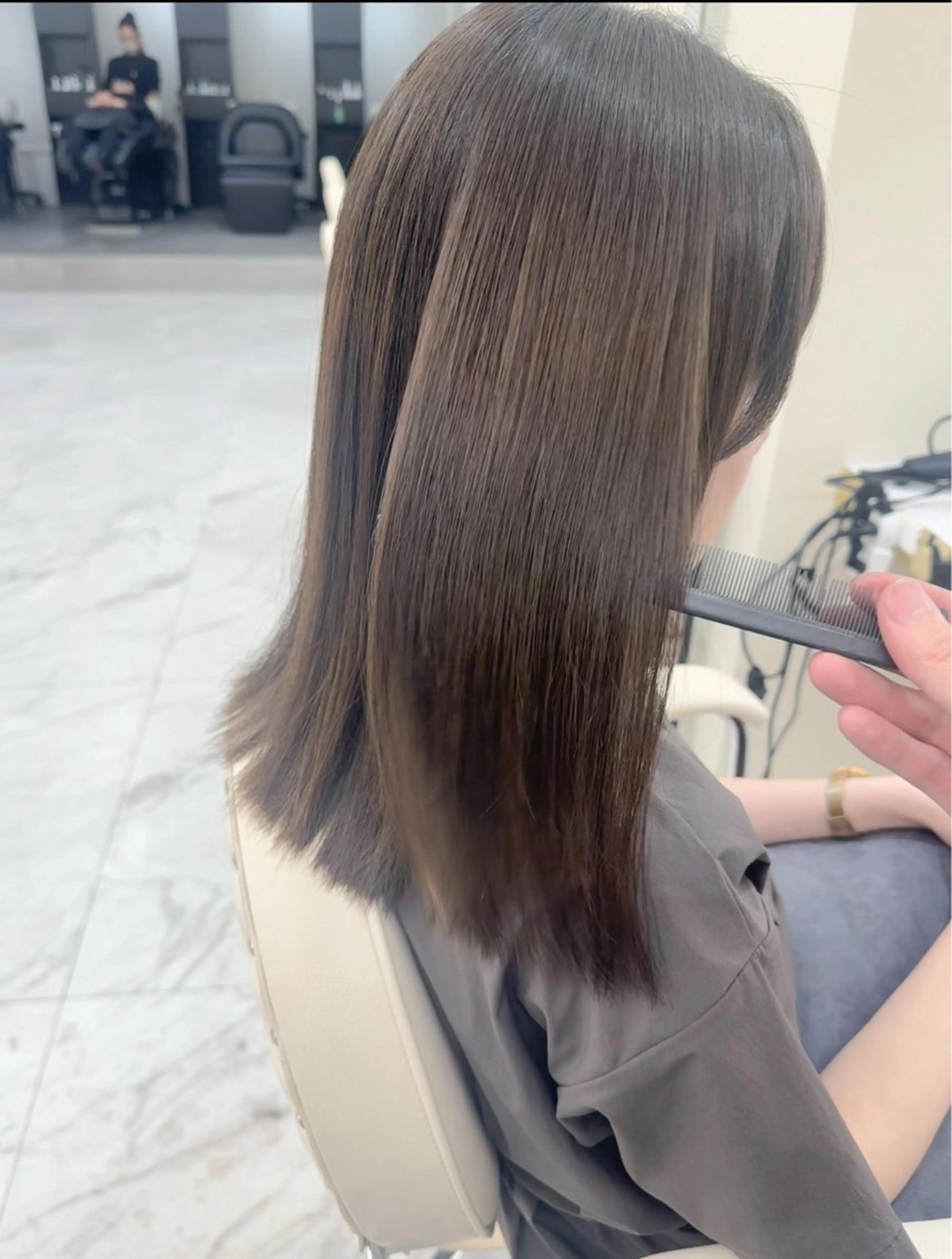 ミディアム シンタニナオト /梅田茶屋町のヘアスタイル