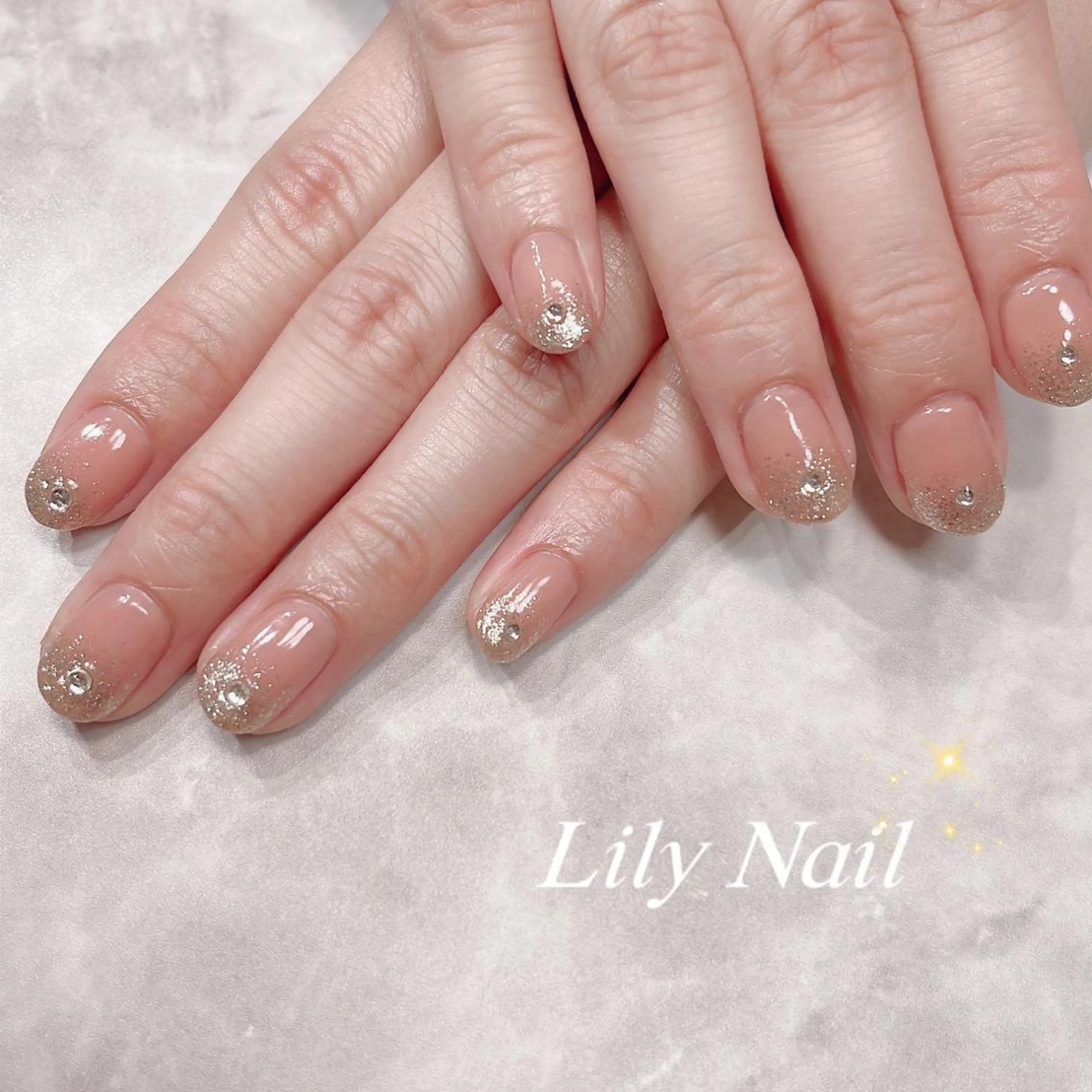 ネイル グラデーション ラメ(グリッター) ラメグラデーション LILY  NAIL所属・LILY NAILのネイルデザイン
