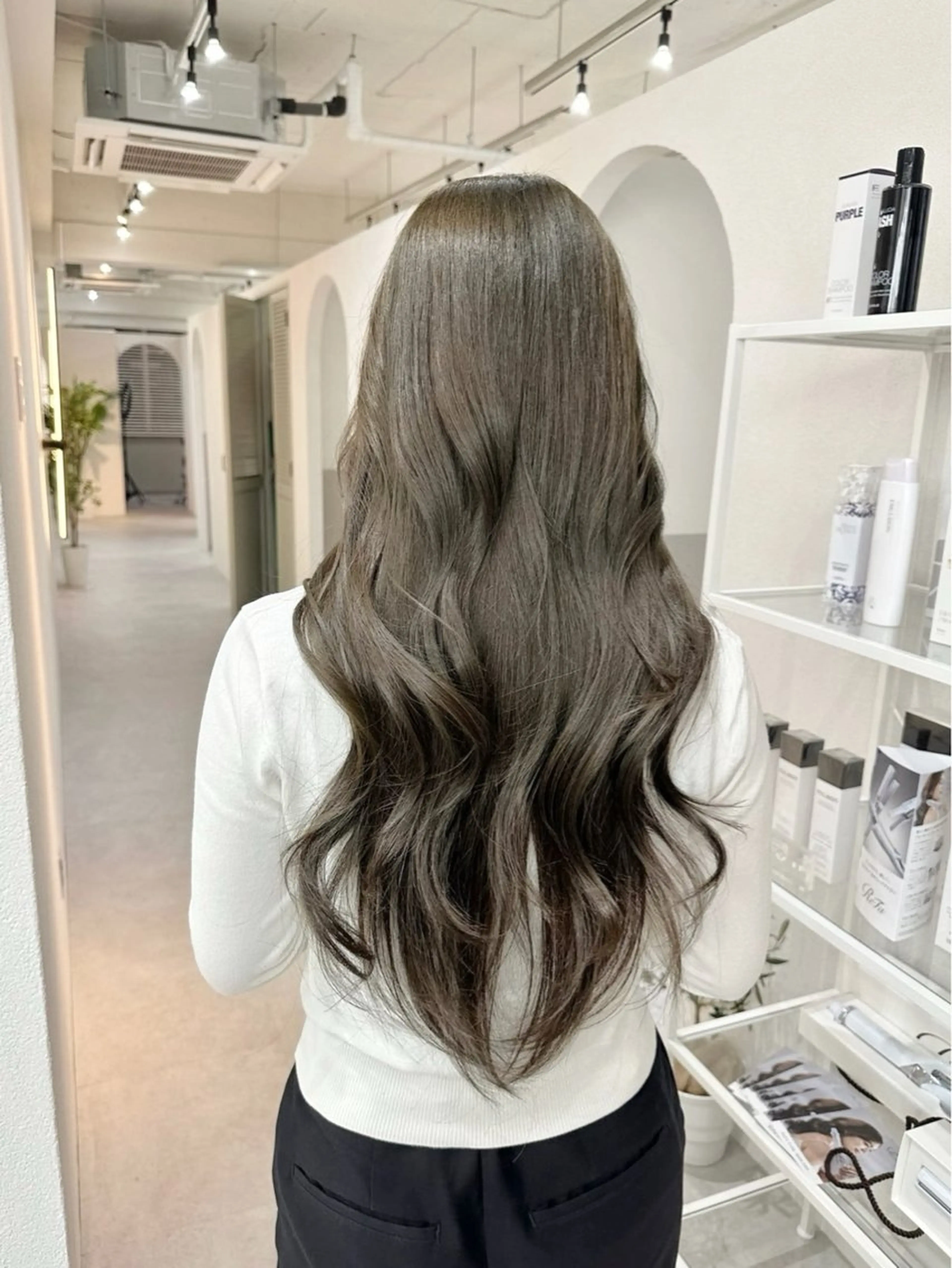 ロング 韓国レイヤー透明感 カラーヨウスケのヘアスタイル