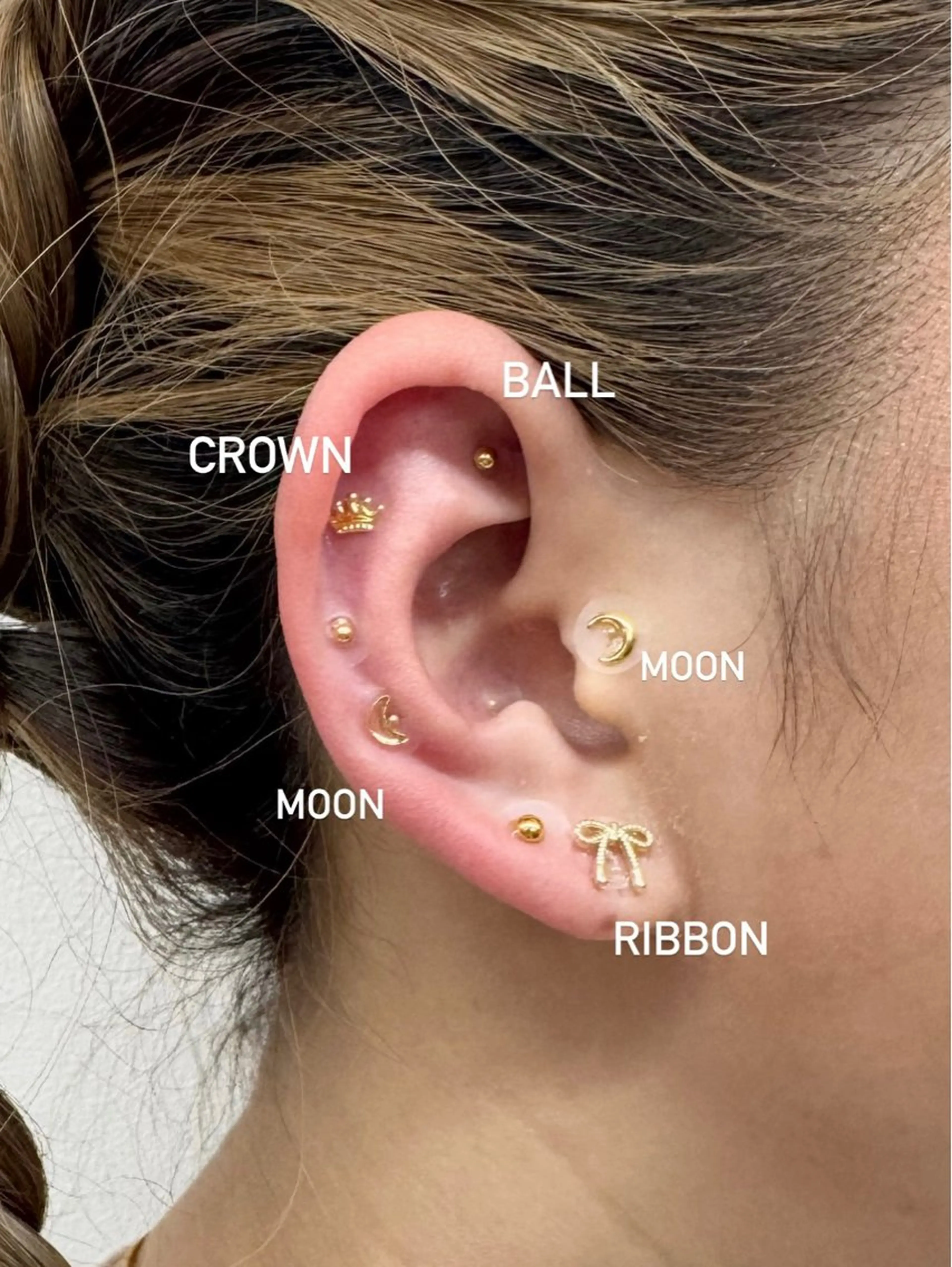 耳ツボジュエリー（ジュエリー両耳で６粒まで）の写真