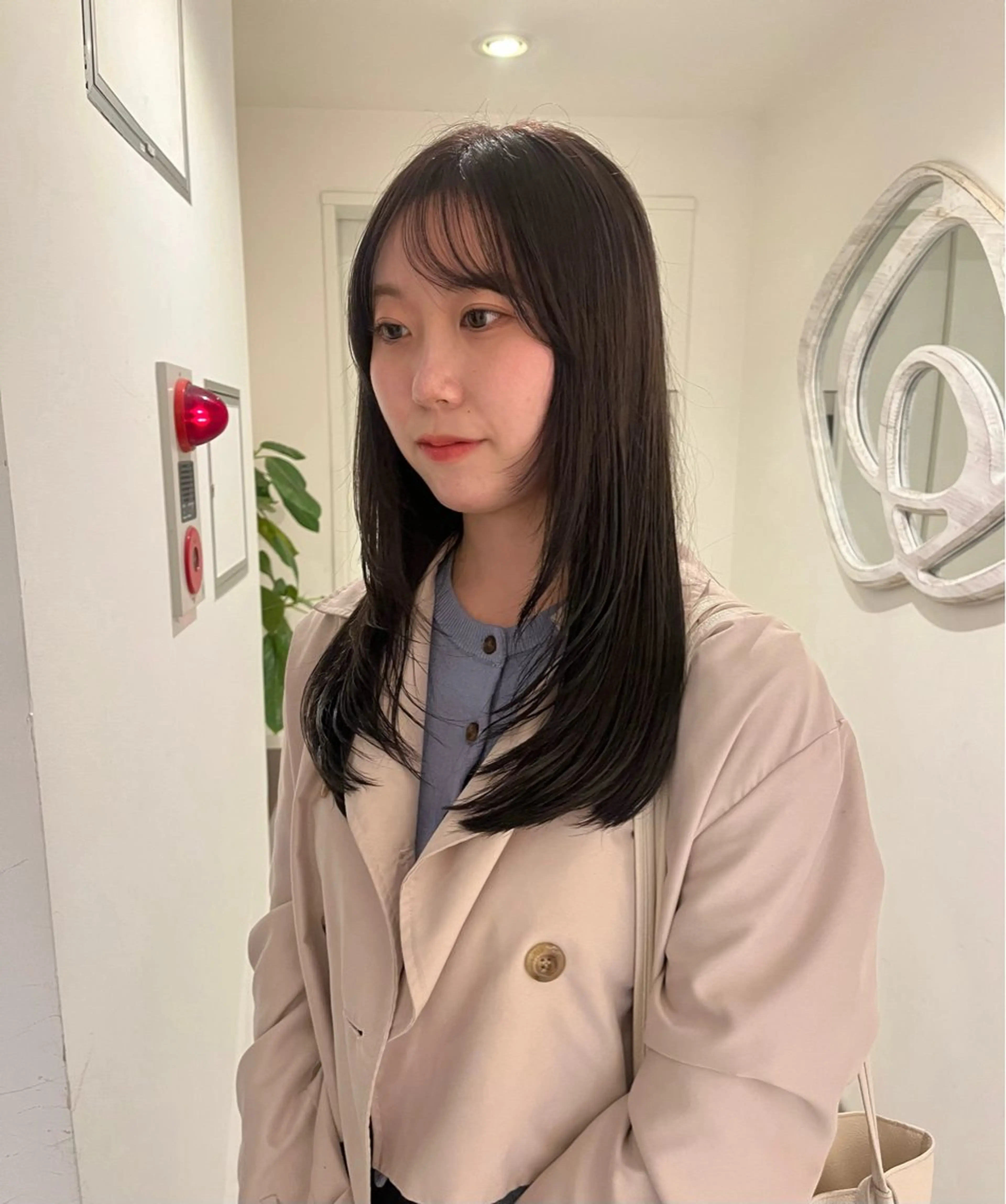 セミロング ヘアカラー あやか/ベージュ /透け感カラーのヘアスタイル