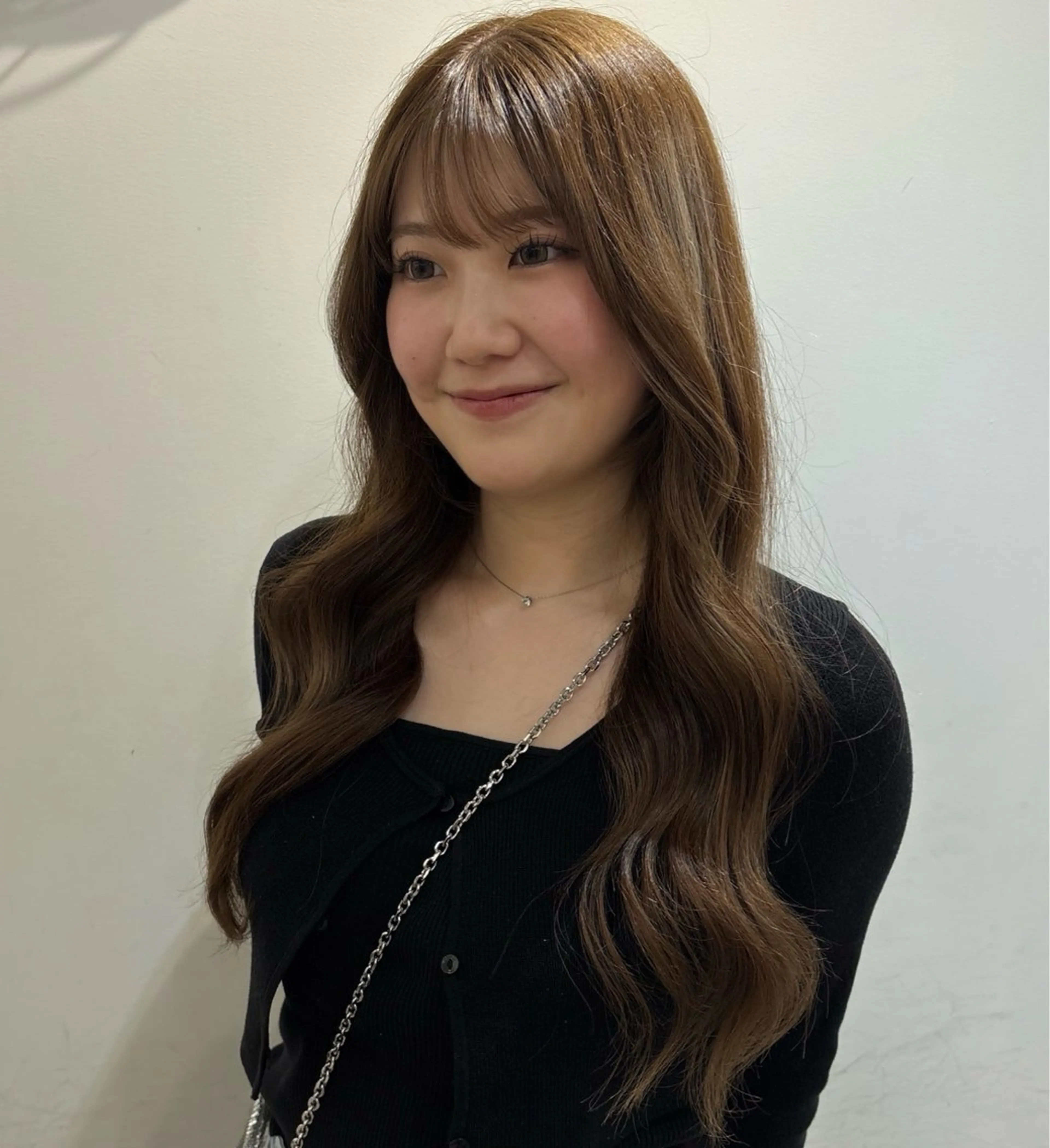 セミロング カット ヘアカラー 魚谷 綾渚のヘアスタイル