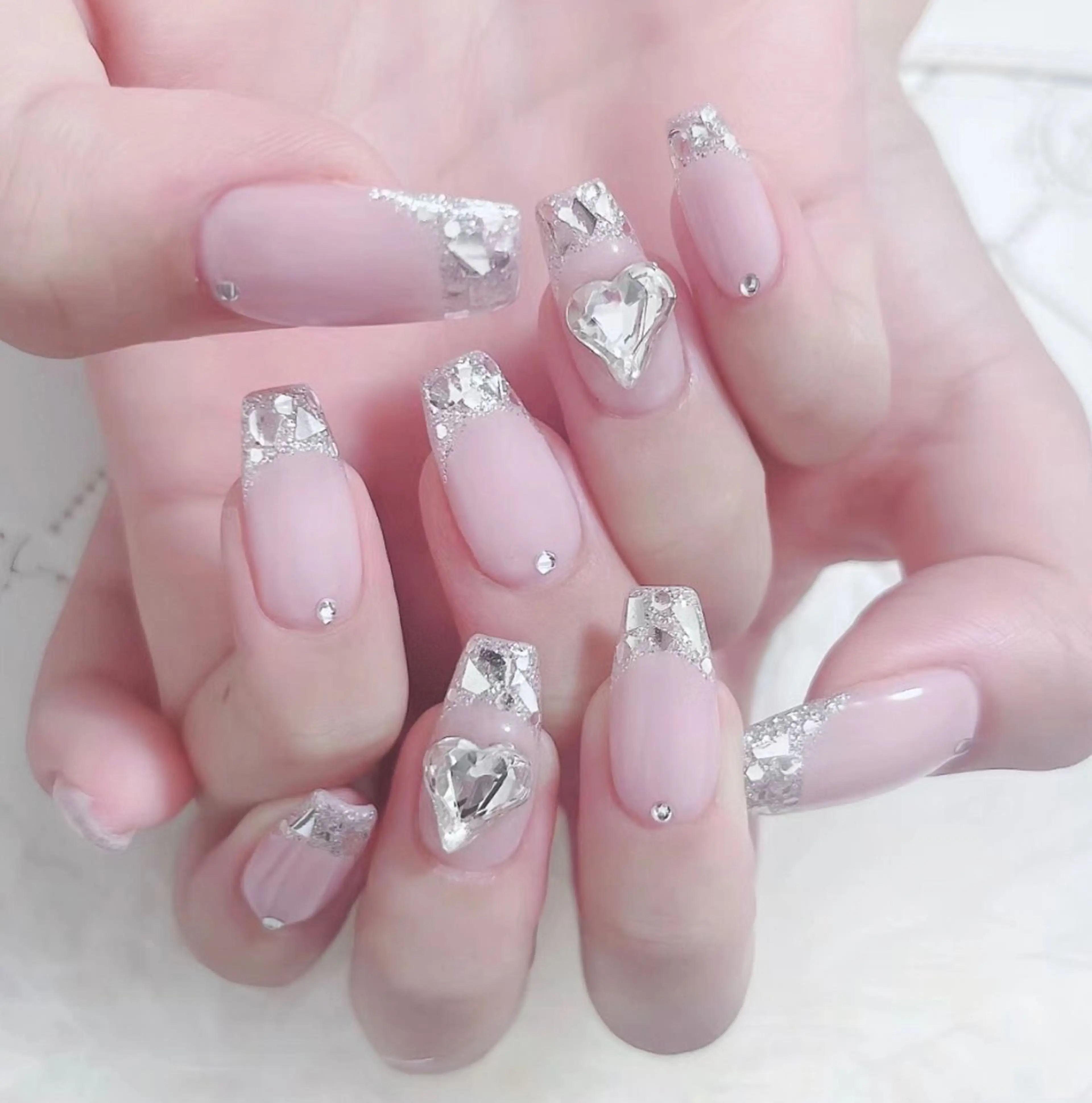 ネイル フレンチネイル ガラスフレンチ ハンドネイル ハンドケア Sun Nail 池袋のエステ・リラクイメージ