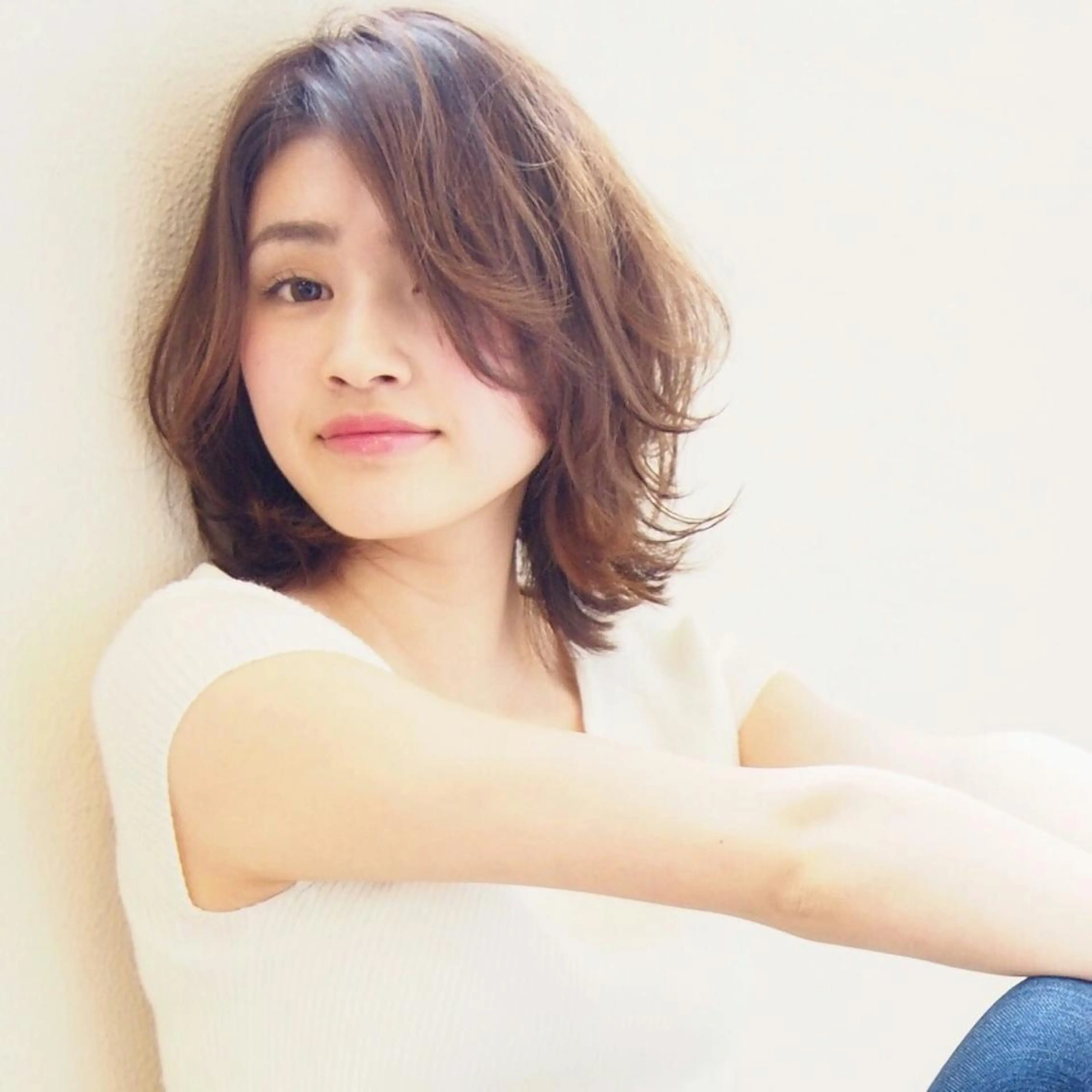 ミディアム カラー パーマ 外ハネヘア 鎌倉 彩のヘアスタイル