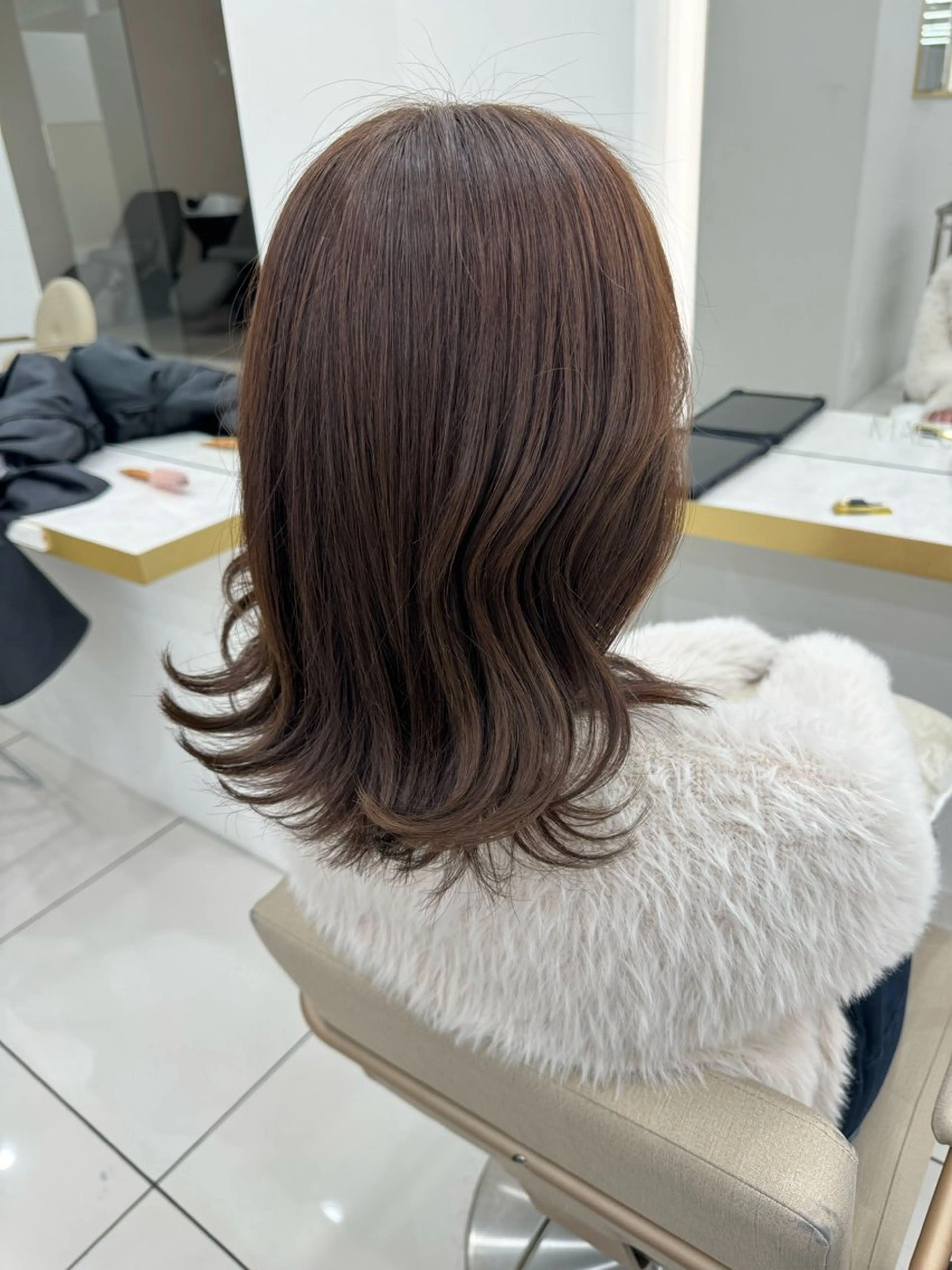 ミディアム カラー 天野 ひとみのヘアスタイル