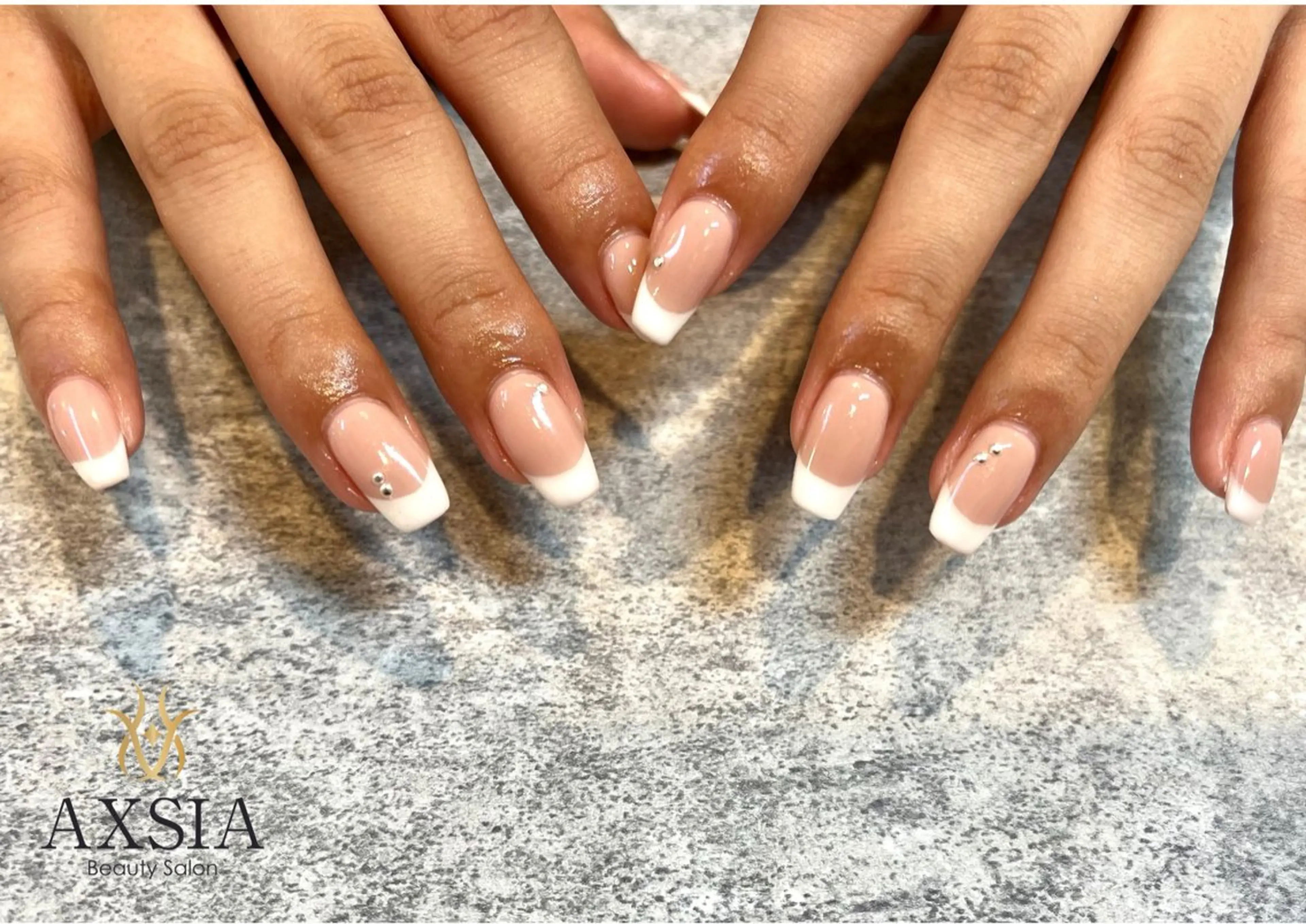 ネイル クリアネイル フレンチネイル AXSIA NAILのネイルデザイン