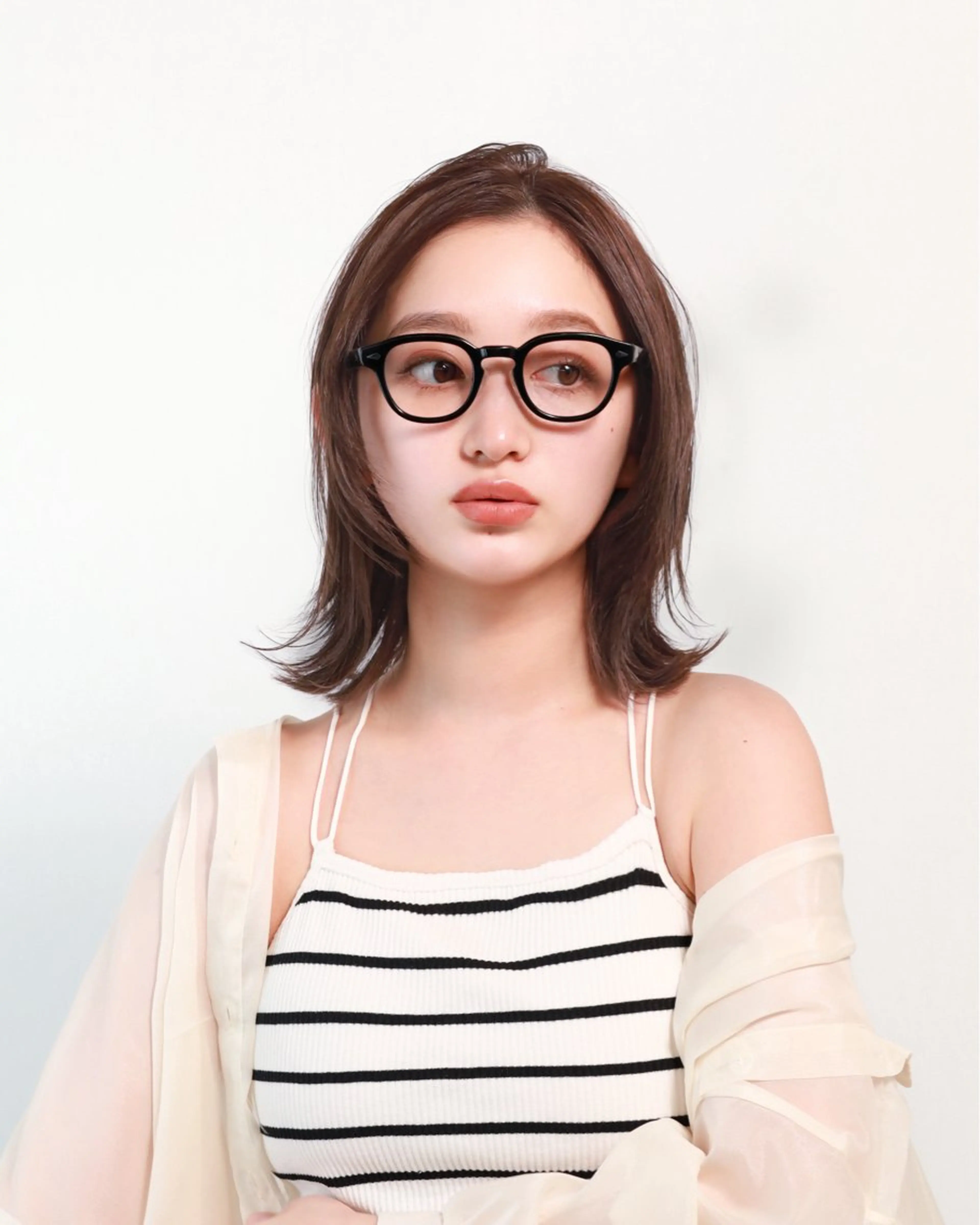 セミロング カラー 顔周りカット レイヤーカット 外ハネヘア 柔らかいレイヤー🌿 大人ヘア/みっきーのヘアスタイル