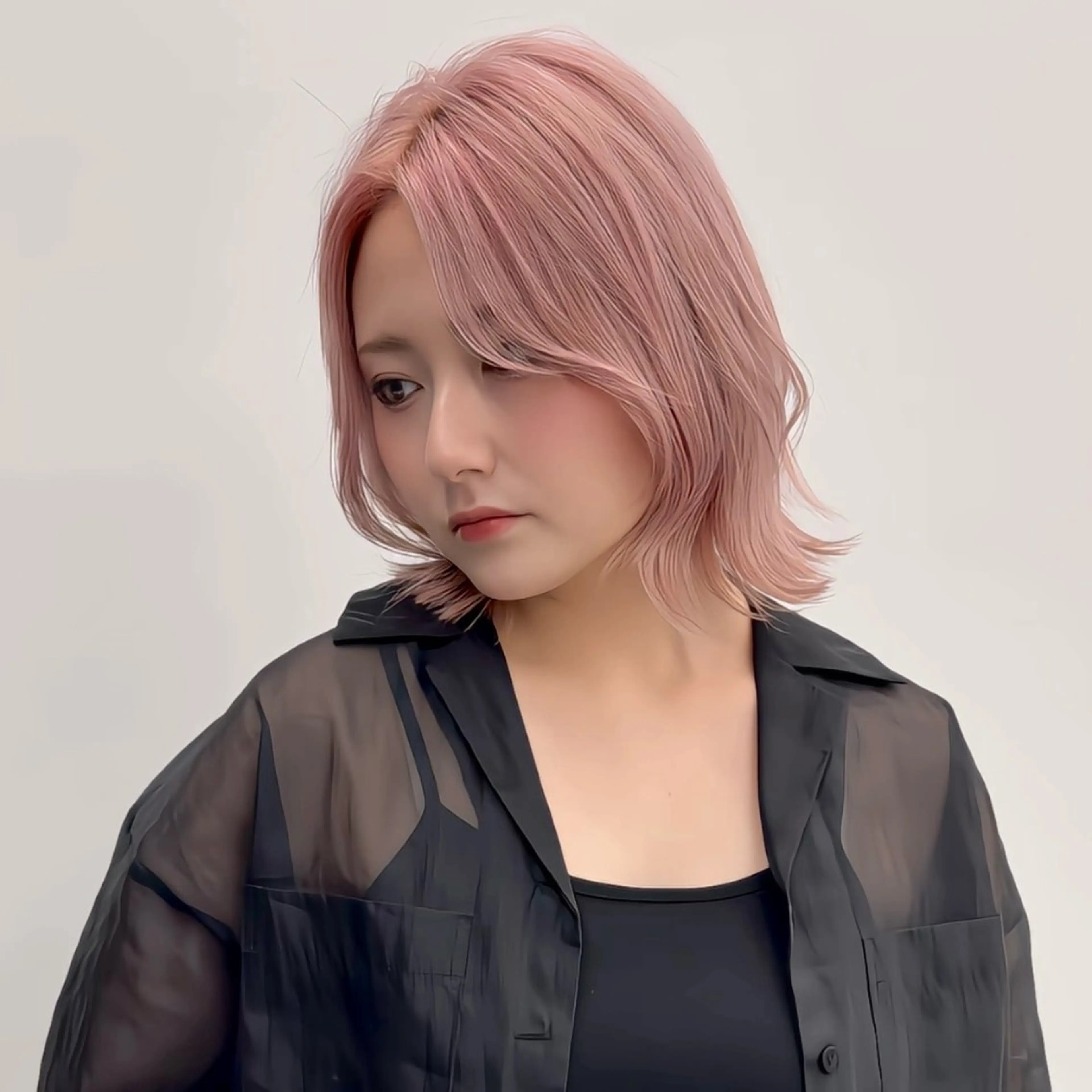 ショート カラー ブリーチ ケアブリーチ デザインカラー ハイトーンカラー ピンクカラー ブリーチなしピンク 赤井龍斗のヘアスタイル