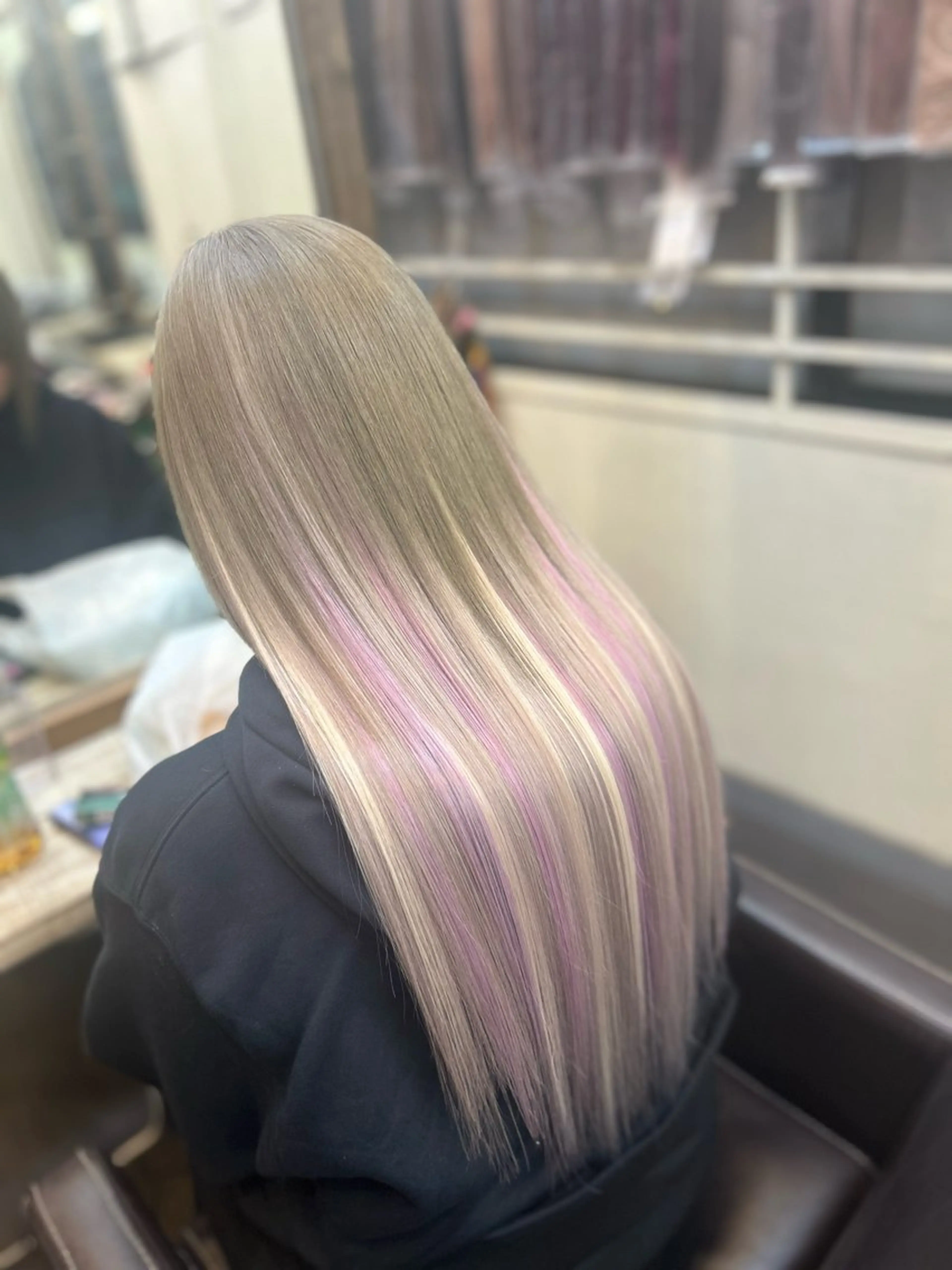 ロング カラー ヘアカラー エクステ 成安 雪菜のヘアスタイル