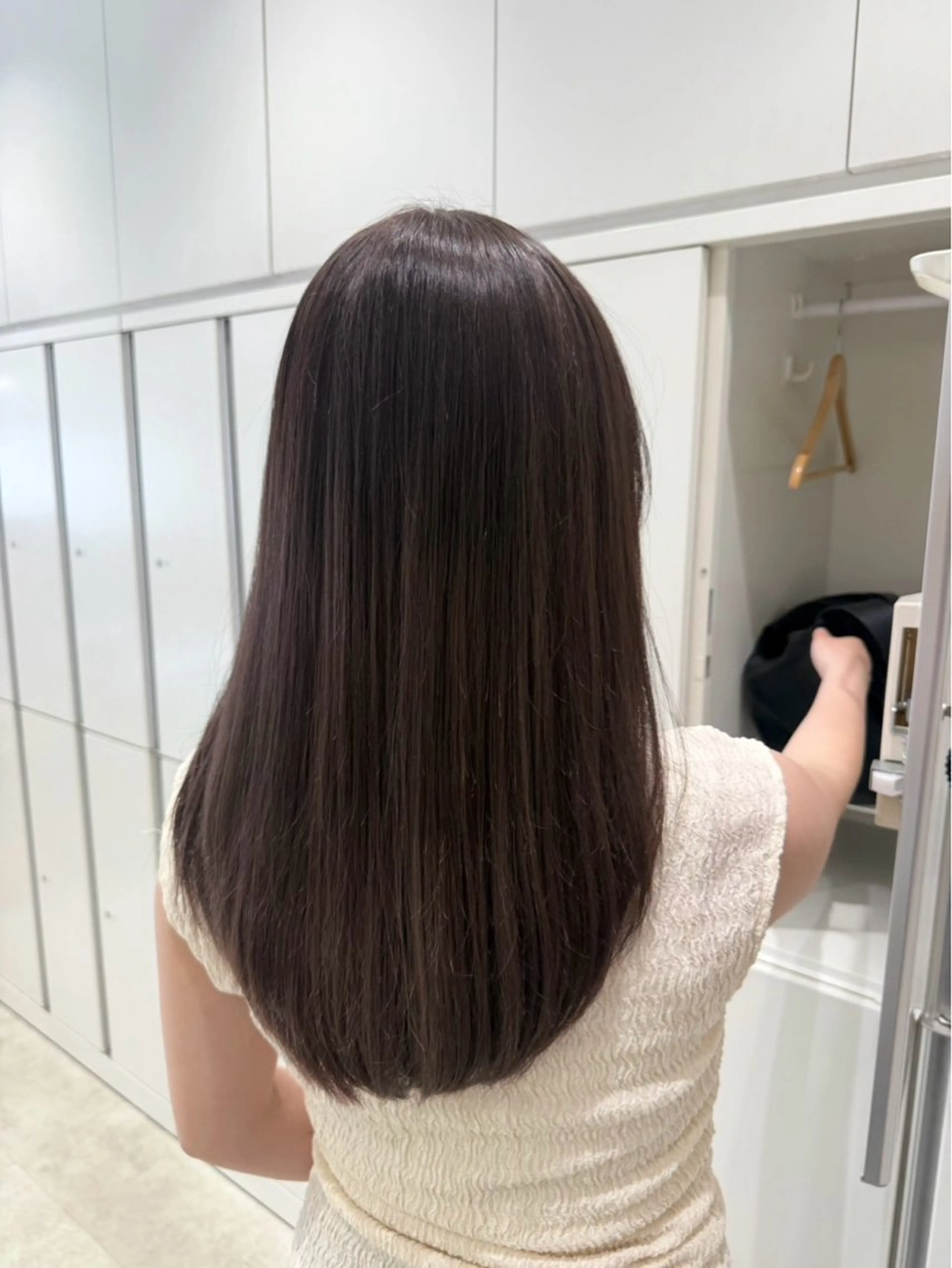 ロング 佐藤 萌のヘアスタイル