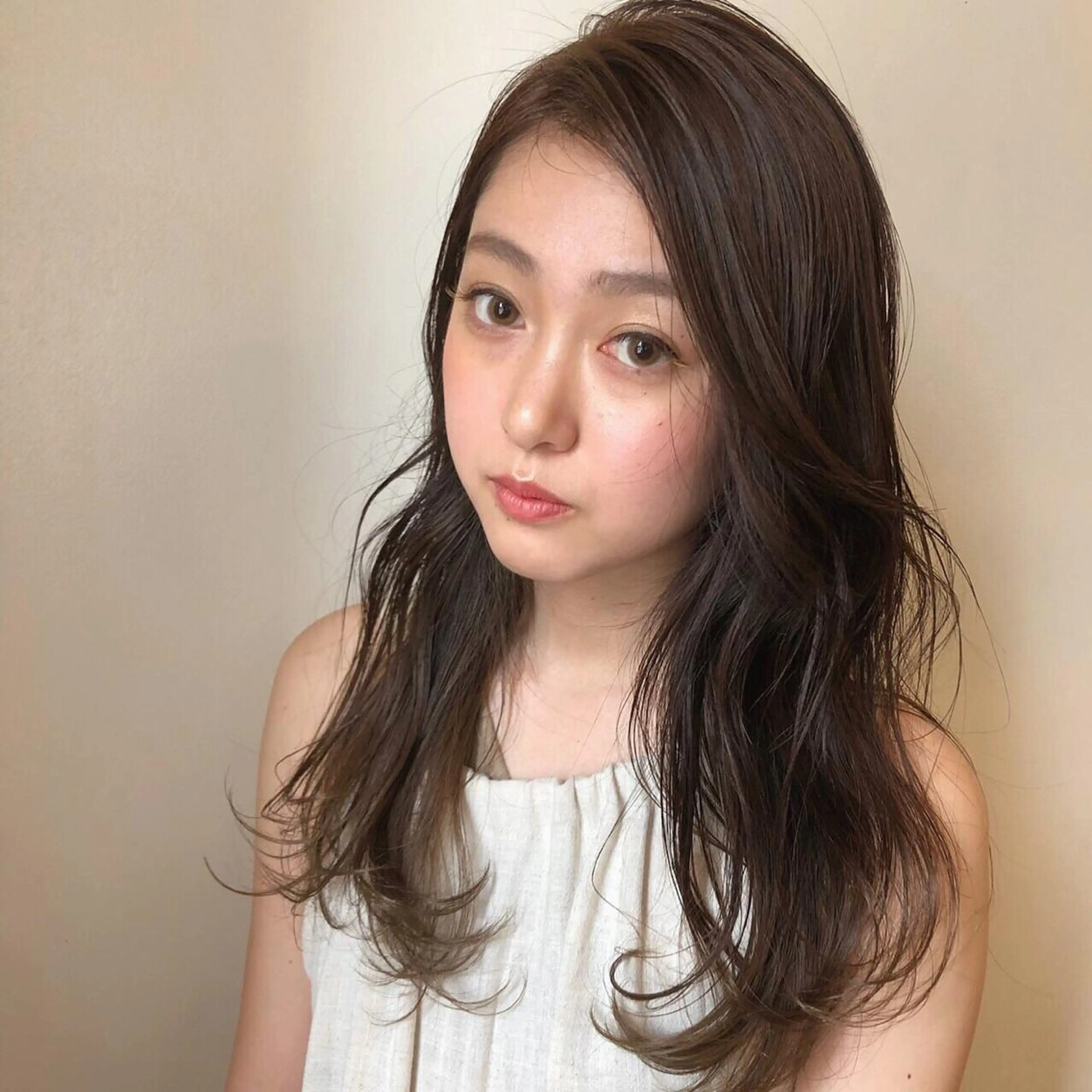 ロング カラー ベージュカラー ロング カット トリートメント h a k u 大倉 卓人のヘアスタイル
