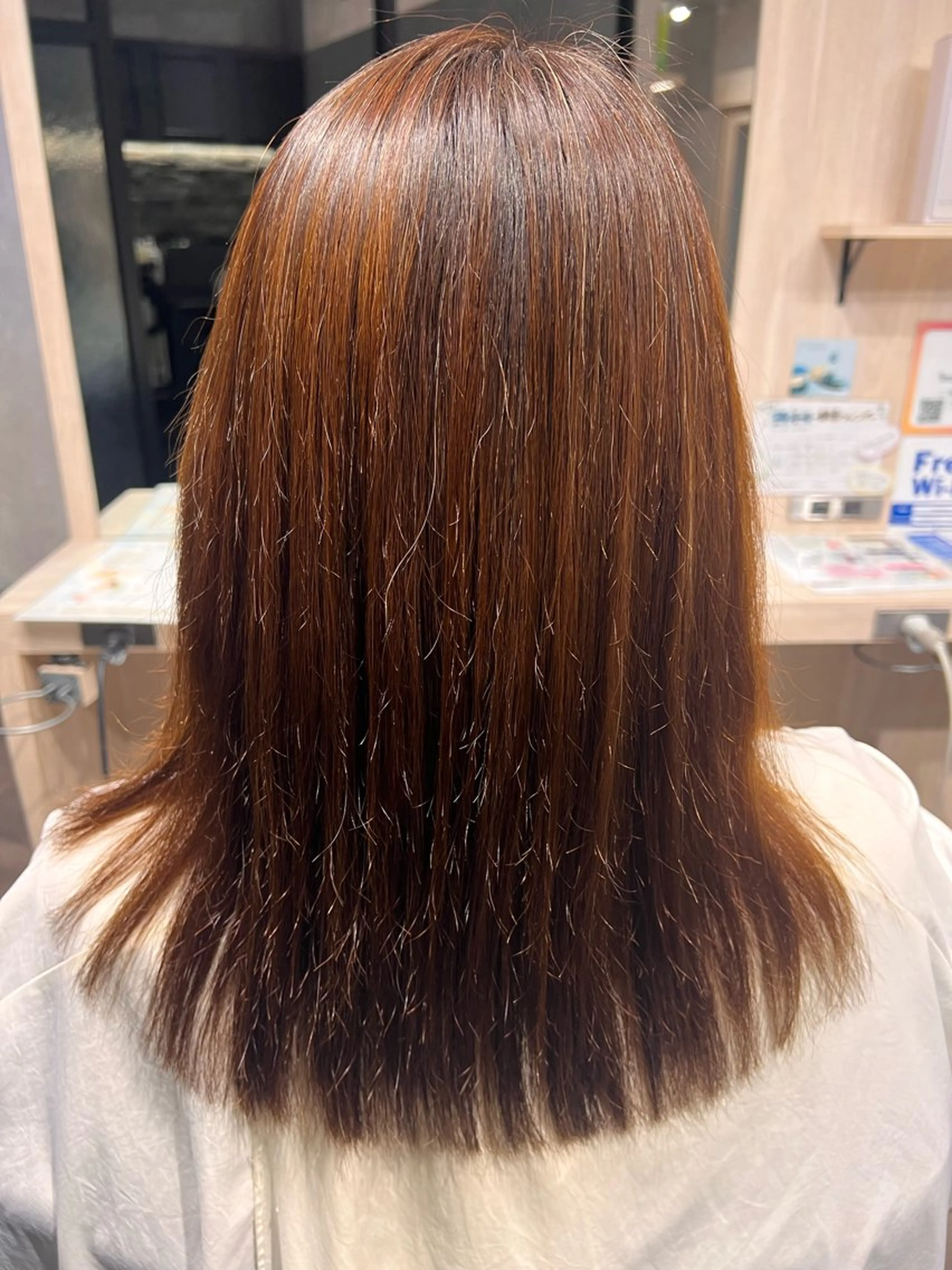 ロング 〆田 幸子のヘアスタイル