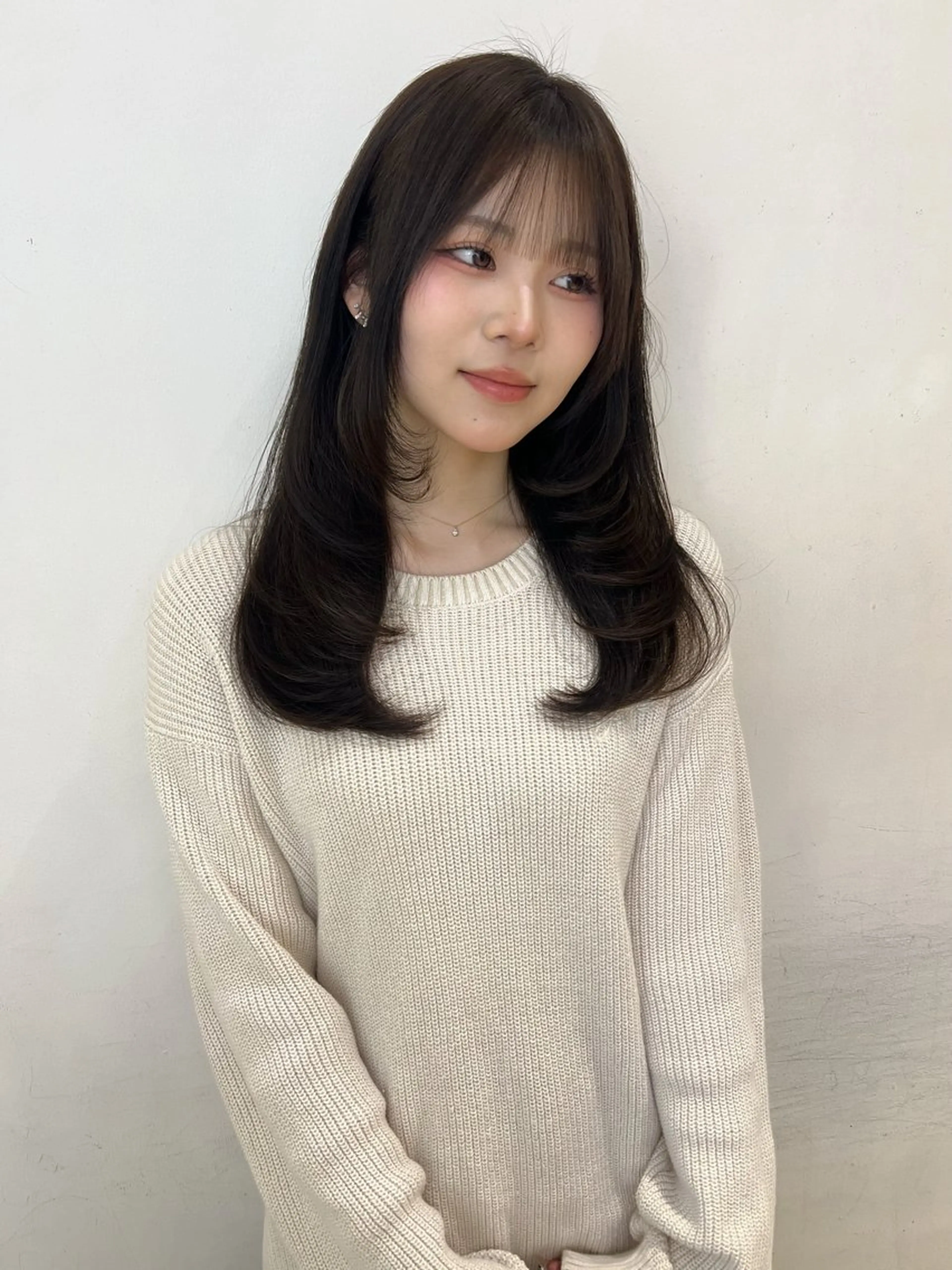 セミロング 'AXIS 栄 Konomiのヘアスタイル