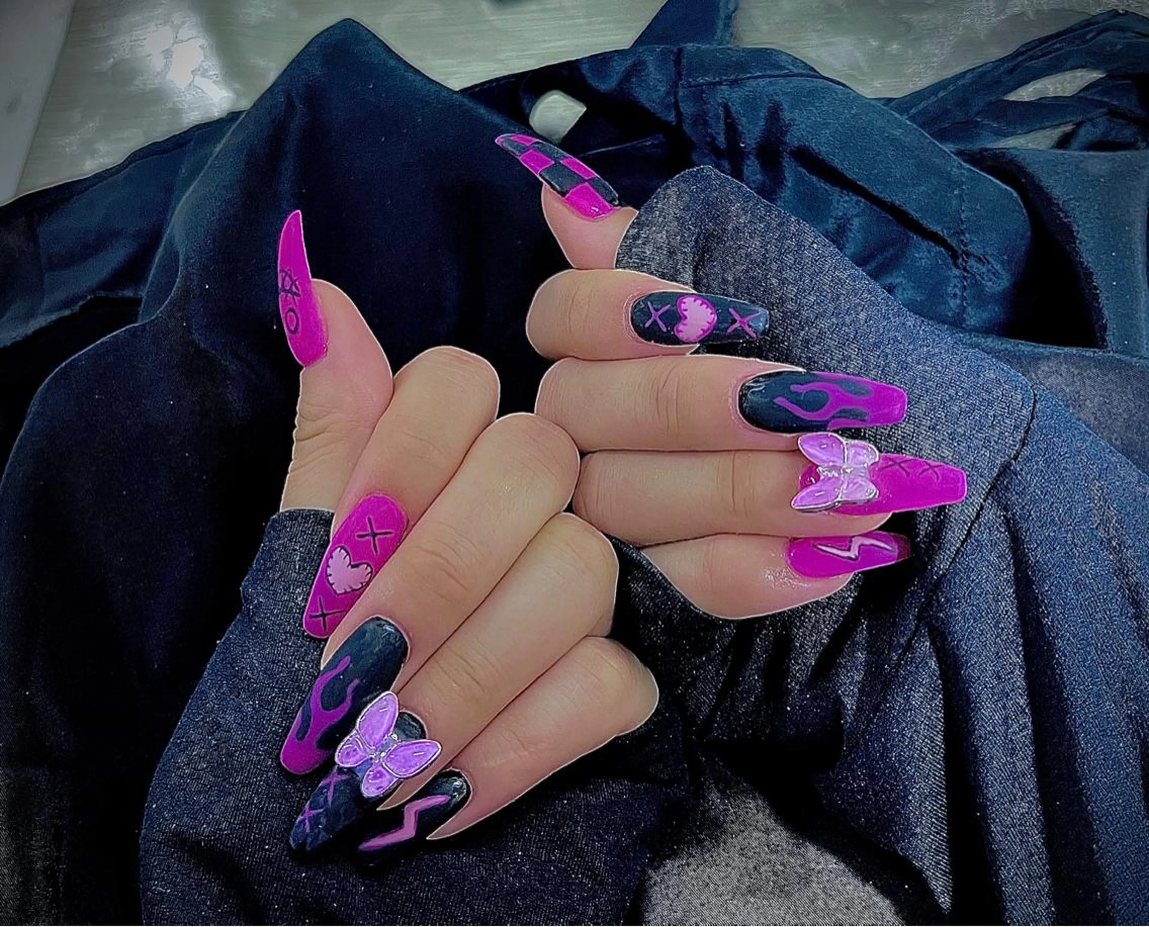 ネイル ハンドネイル I-nailロング /ワンホン/キラキラのネイルデザイン