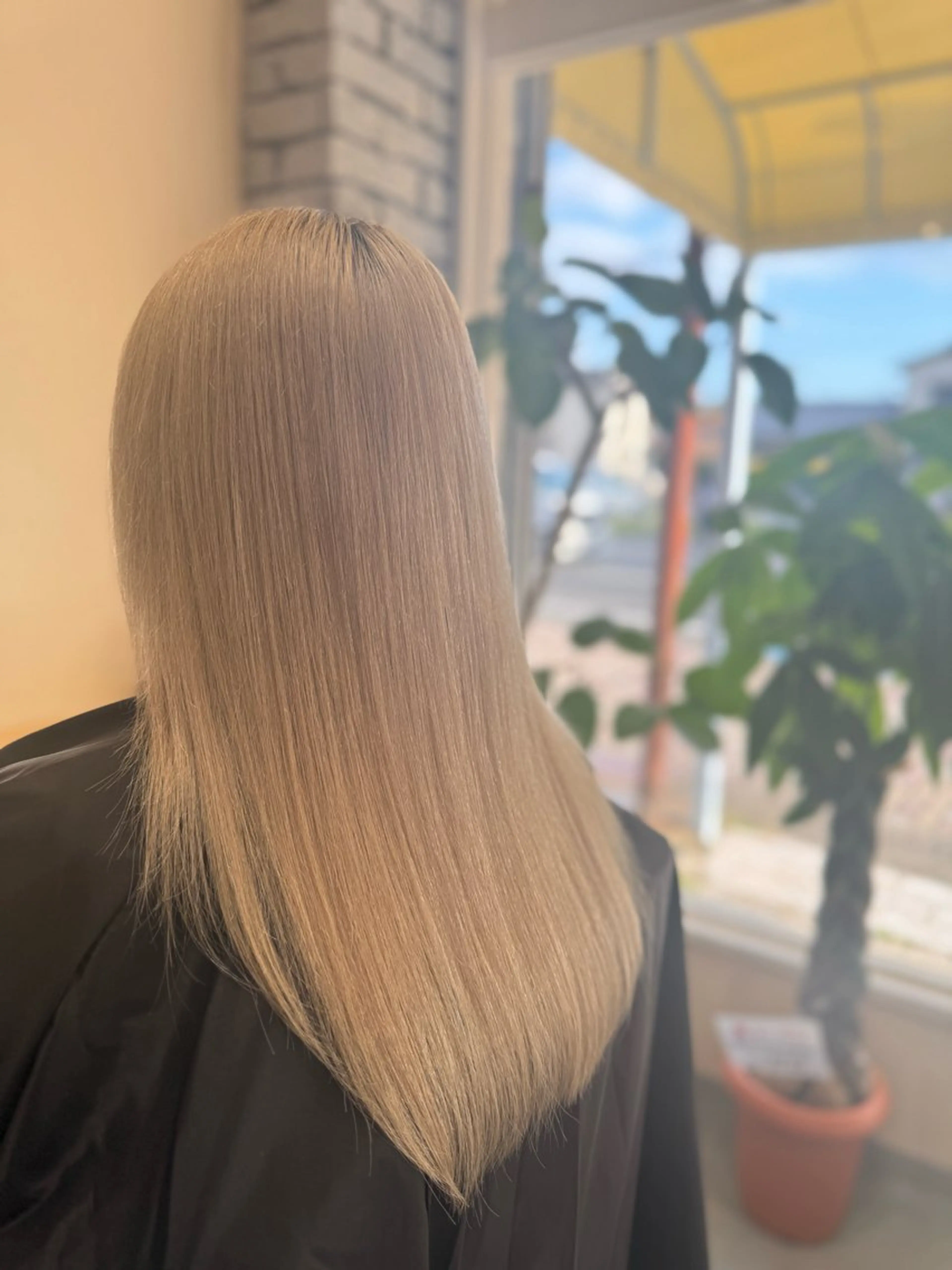 セミロング ヘアカラー トリートメント 💫似合わせカット 💫透明感カラーのヘアスタイル