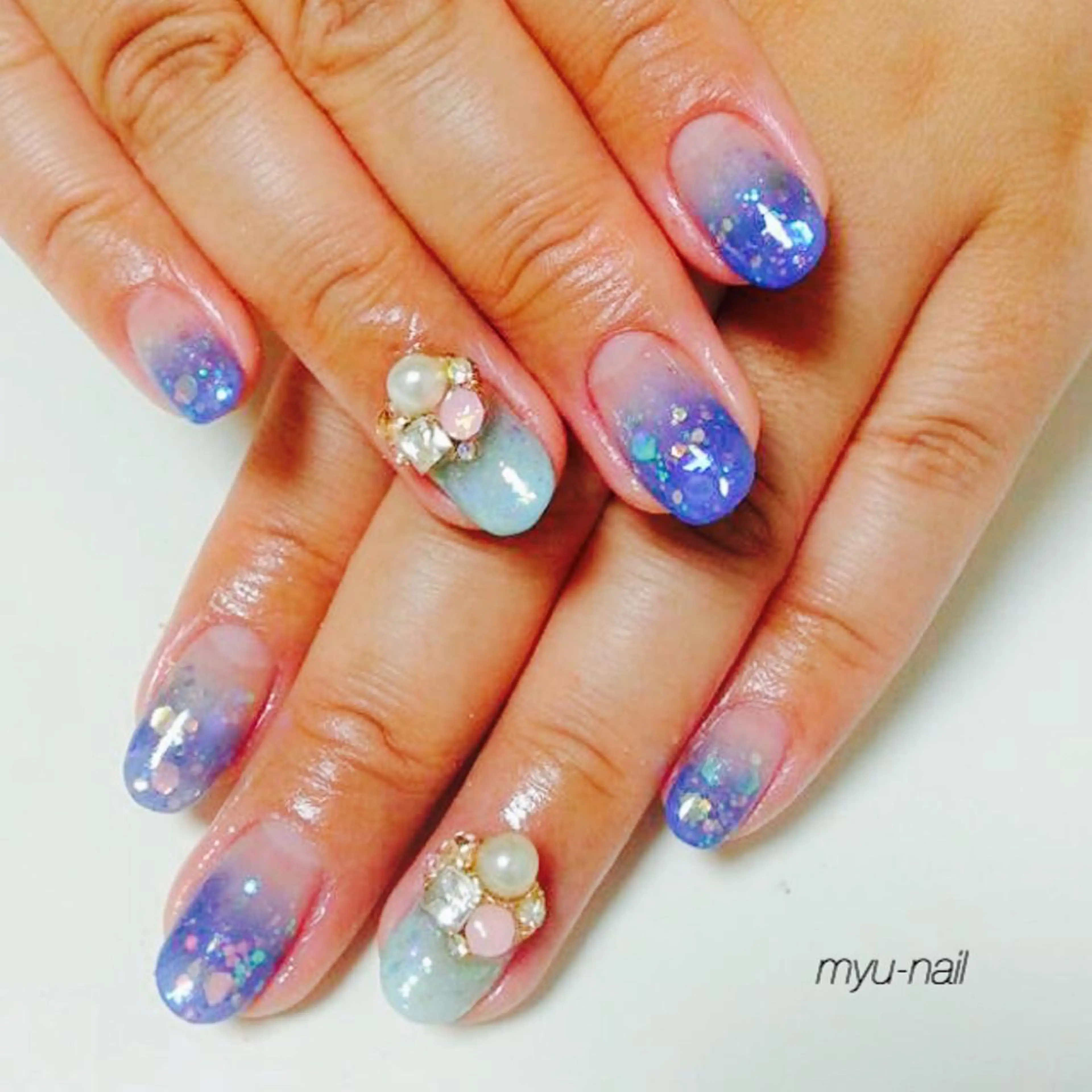 ネイル グラデーション ホログラムネイル シンプルネイル ホームサロン myu-nailのネイルデザイン