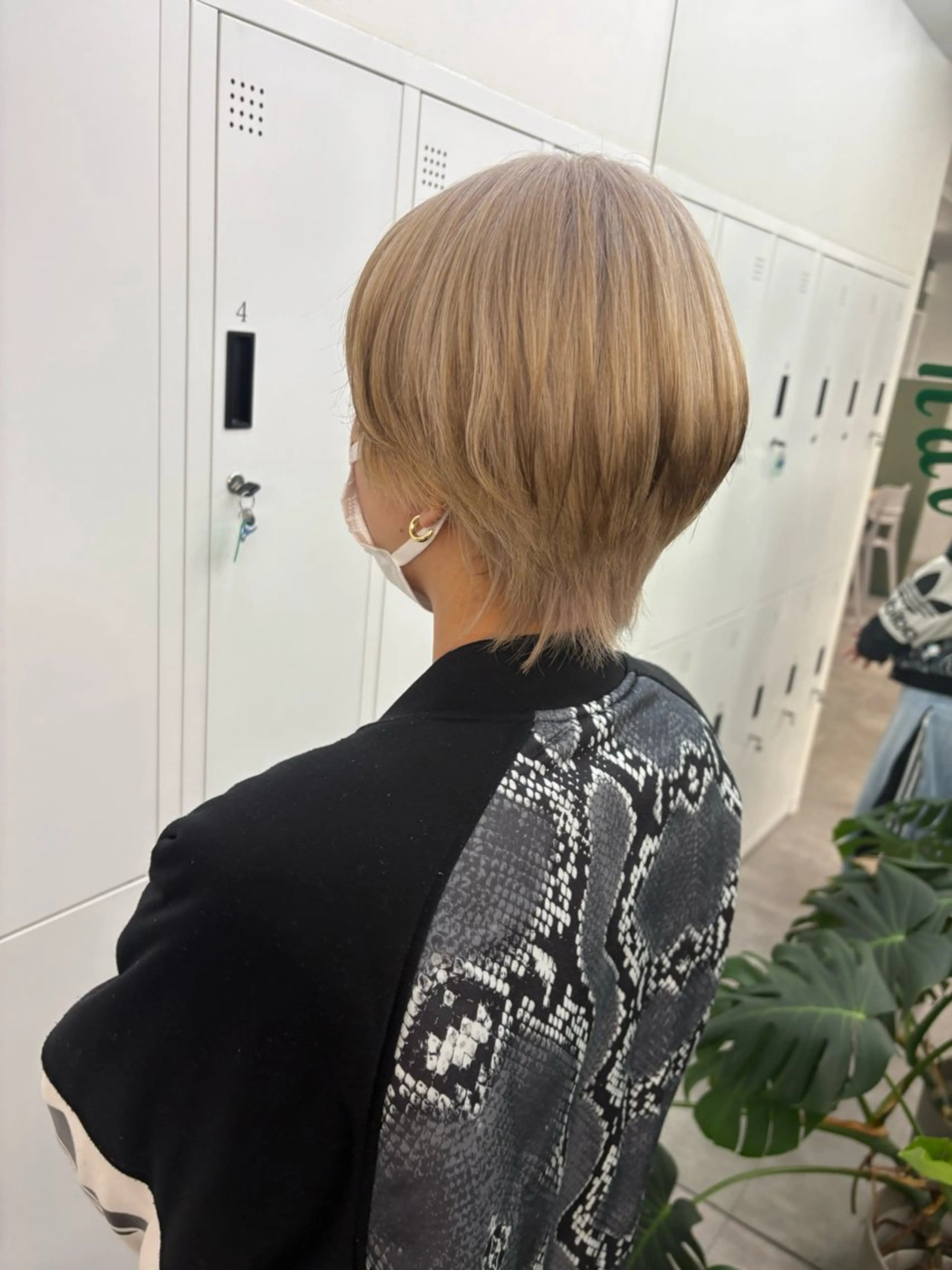 ショート ヘアカラー 綾乃／デザインカラー ／ハイトーン／ボブのヘアスタイル