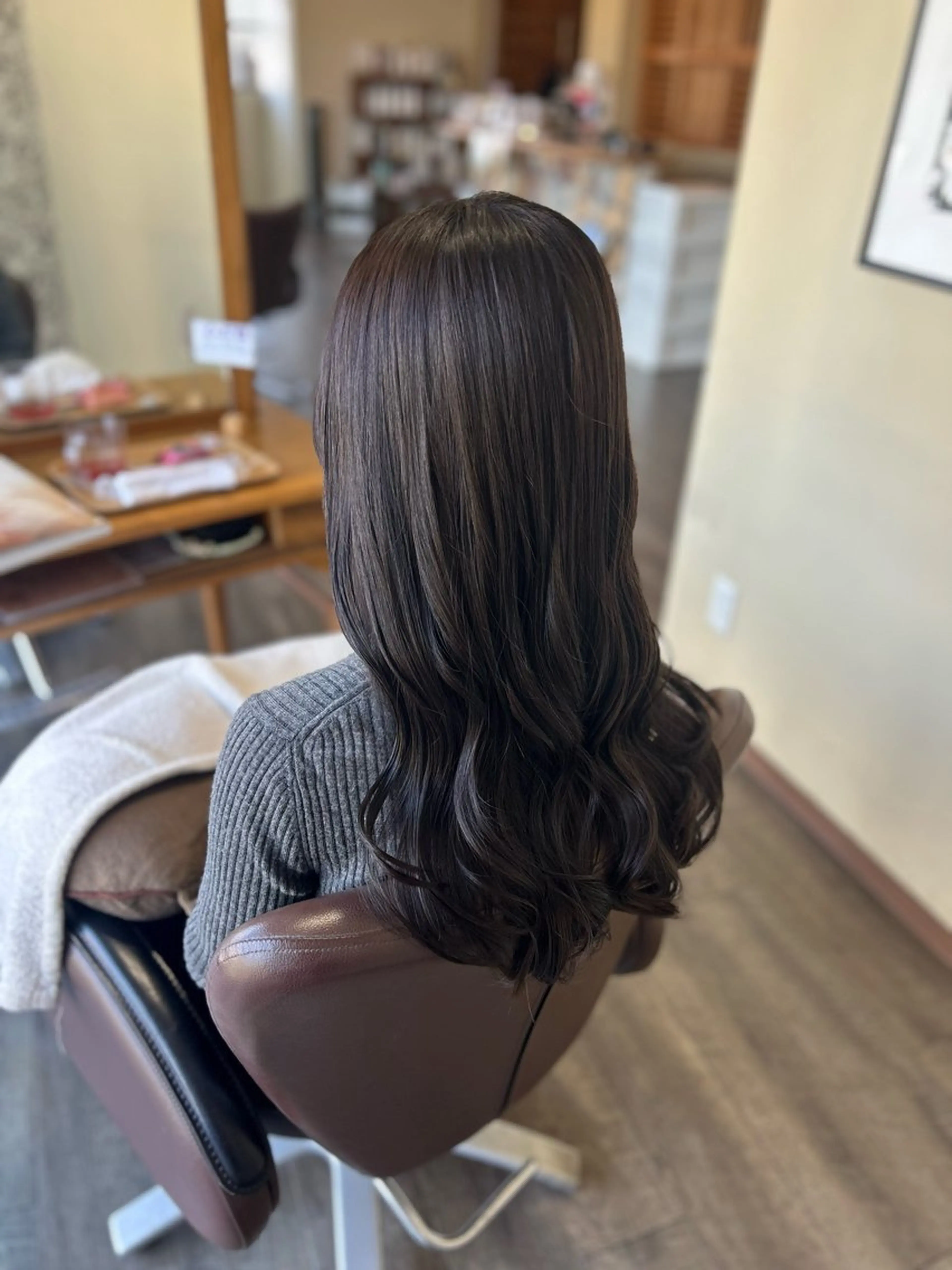 ロング カラー アッシュ 透明感カラー ヘアカラー 井上 花音のヘアスタイル