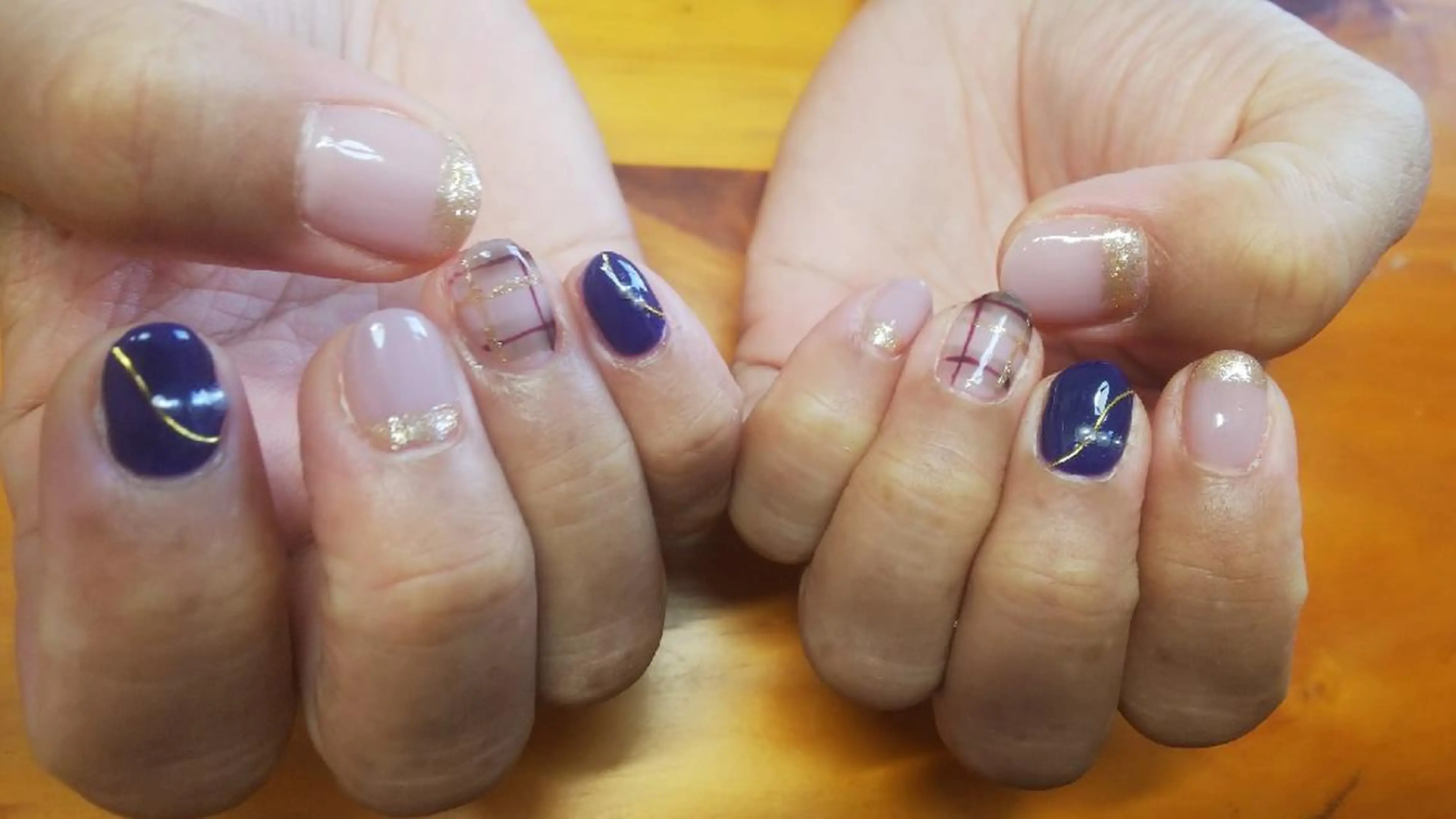 ネイル 本田 留菜のヘアスタイル