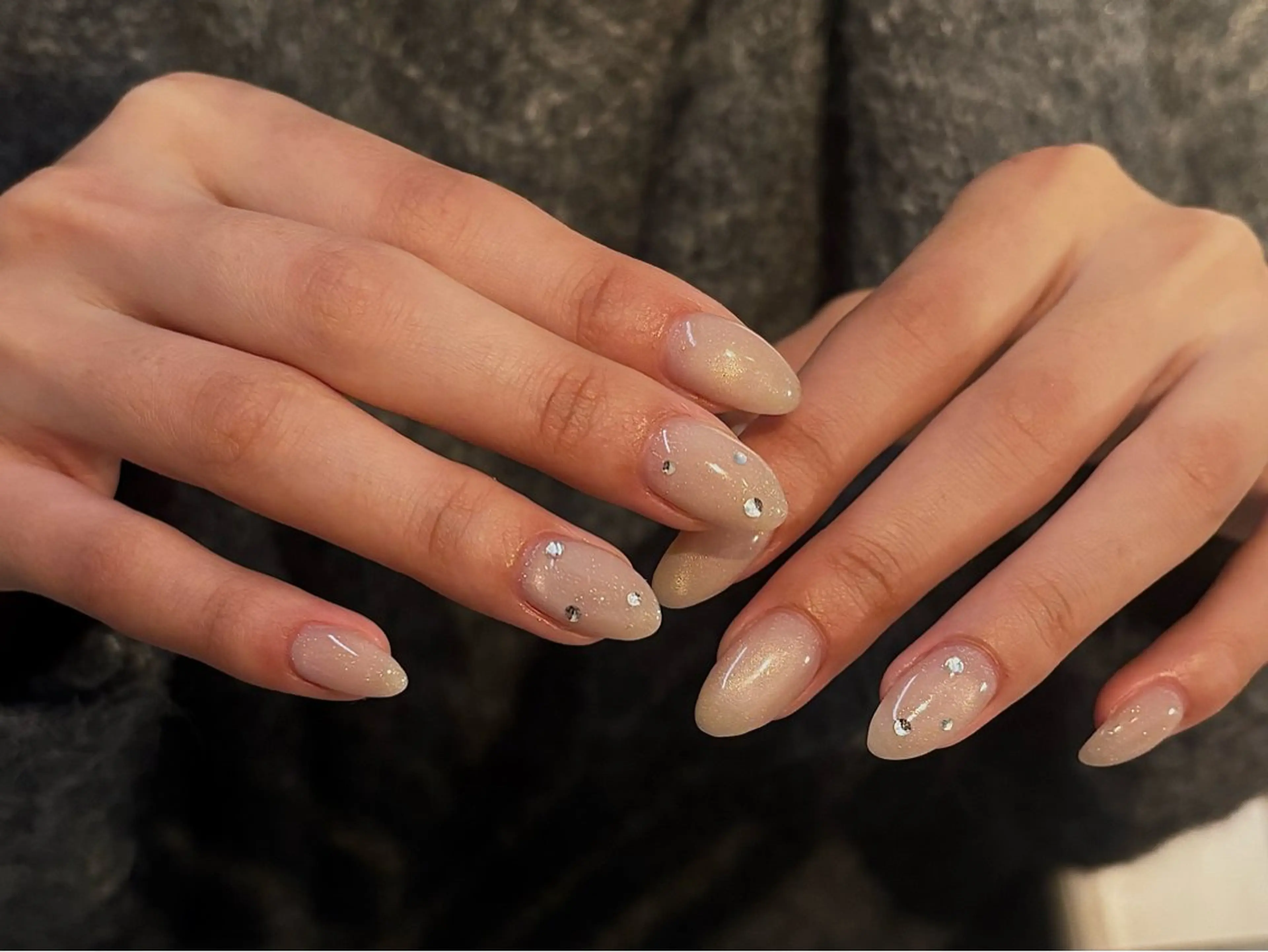 ネイル ストーンネイル ハンドネイル soirée所属・nail salon Soiréeのネイルデザイン