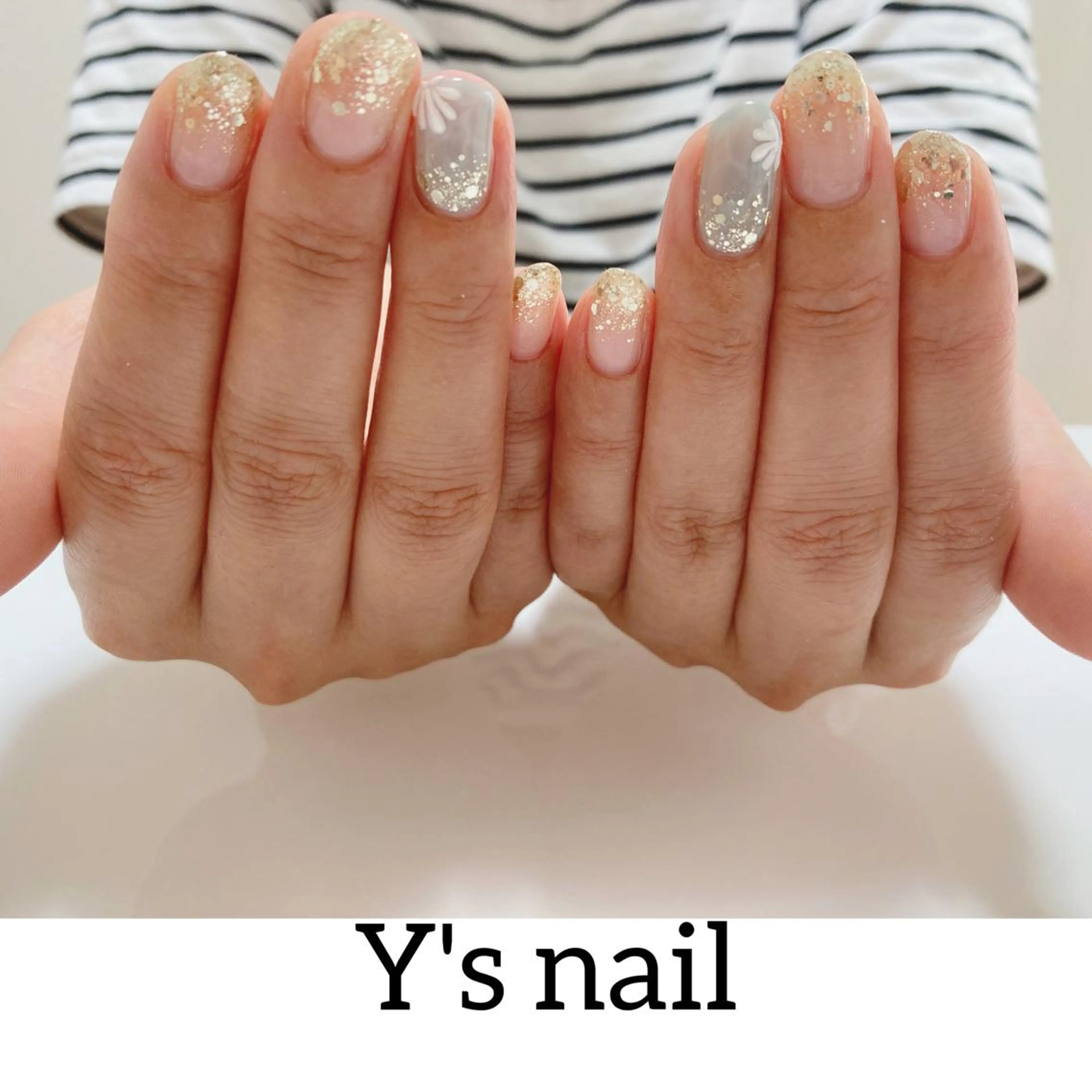 ネイル グラデーション キラキラネイル ラメ(グリッター) ラメグラデーション 手書きが得意🖌️ Y’s  nailのネイルデザイン