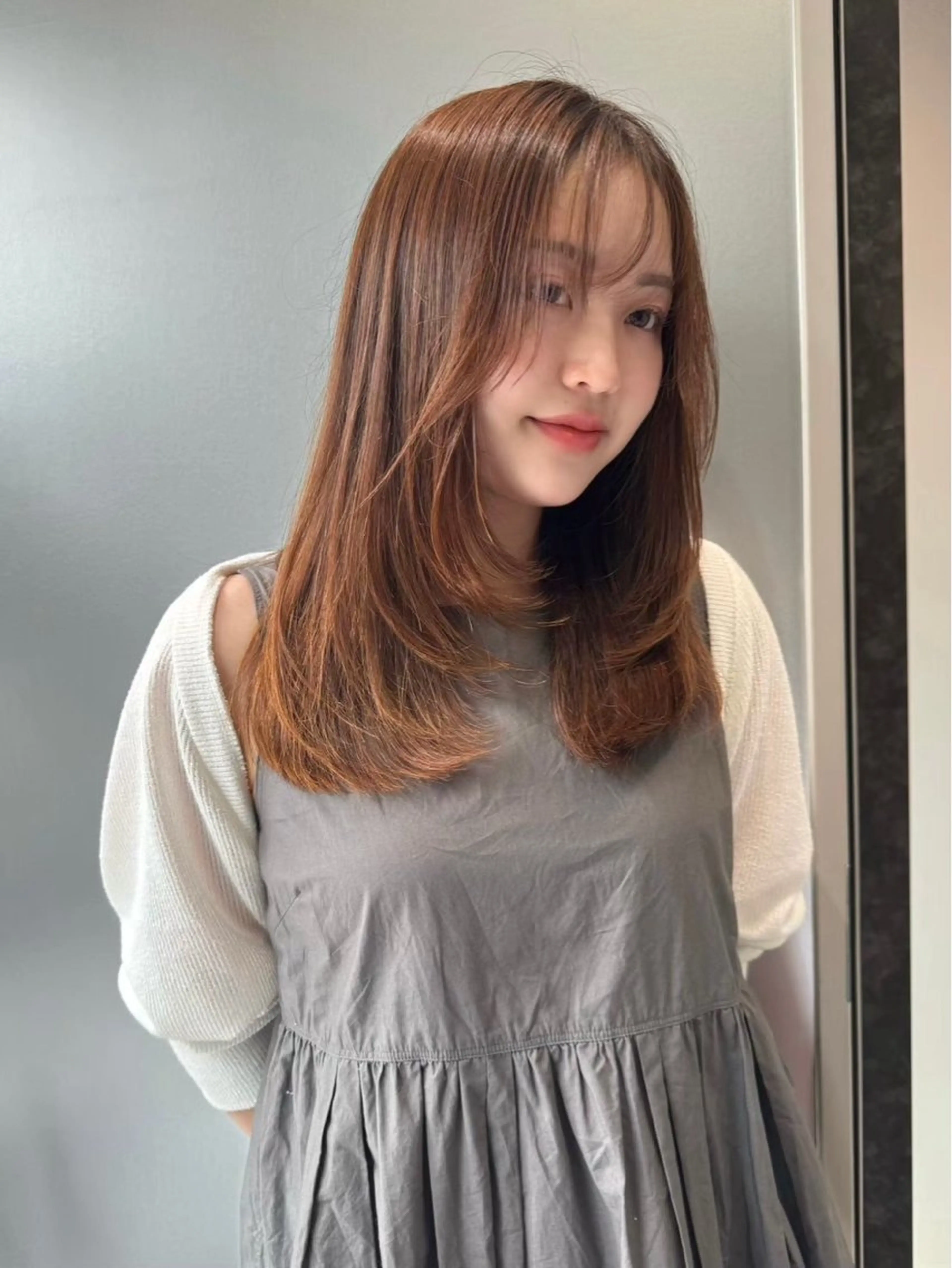 セミロング ナガノ ナミエのヘアスタイル