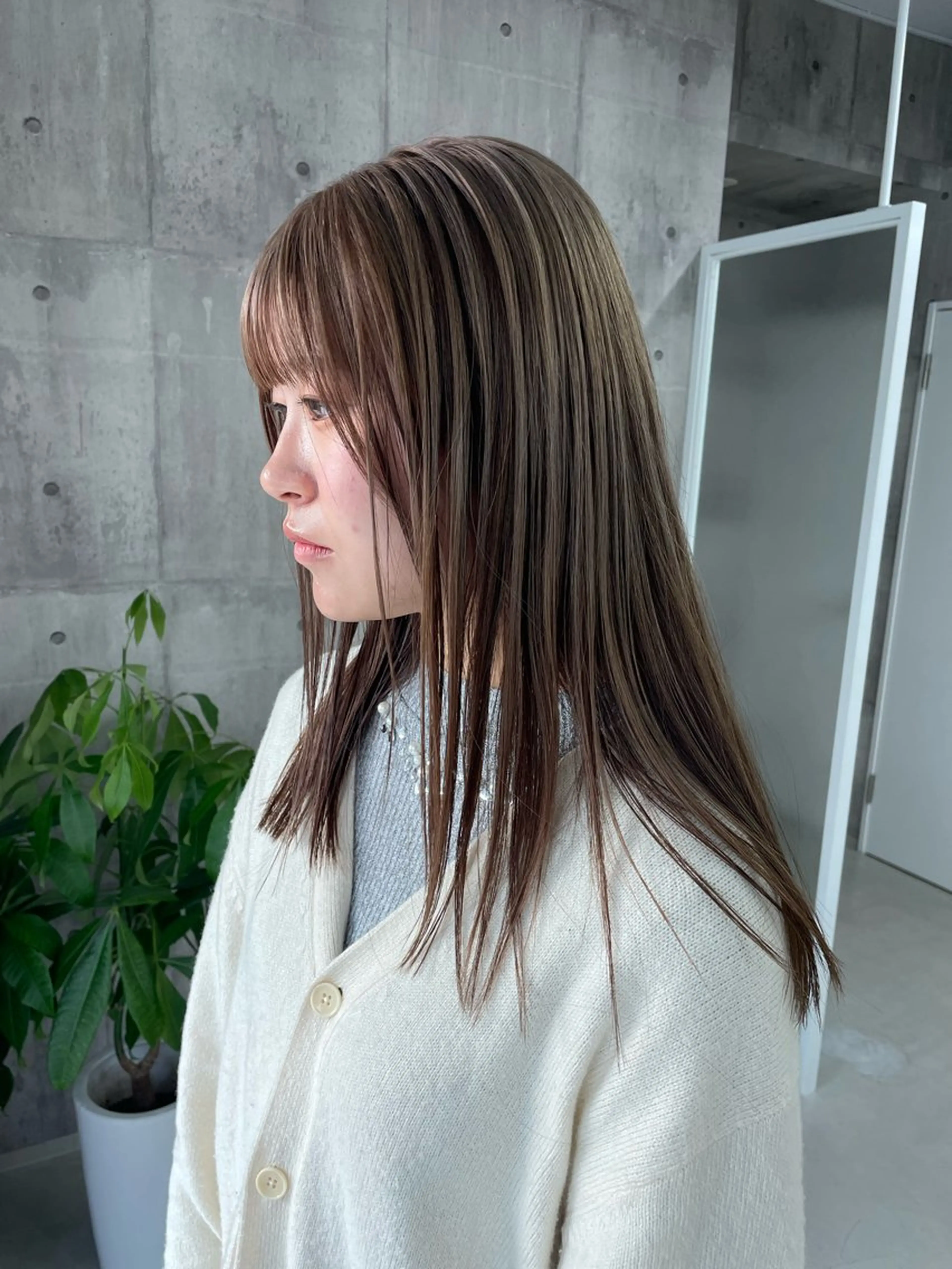 ロング カラー グレージュ カット ヘアカラー 錦 茉李 @lm.mari03のヘアスタイル