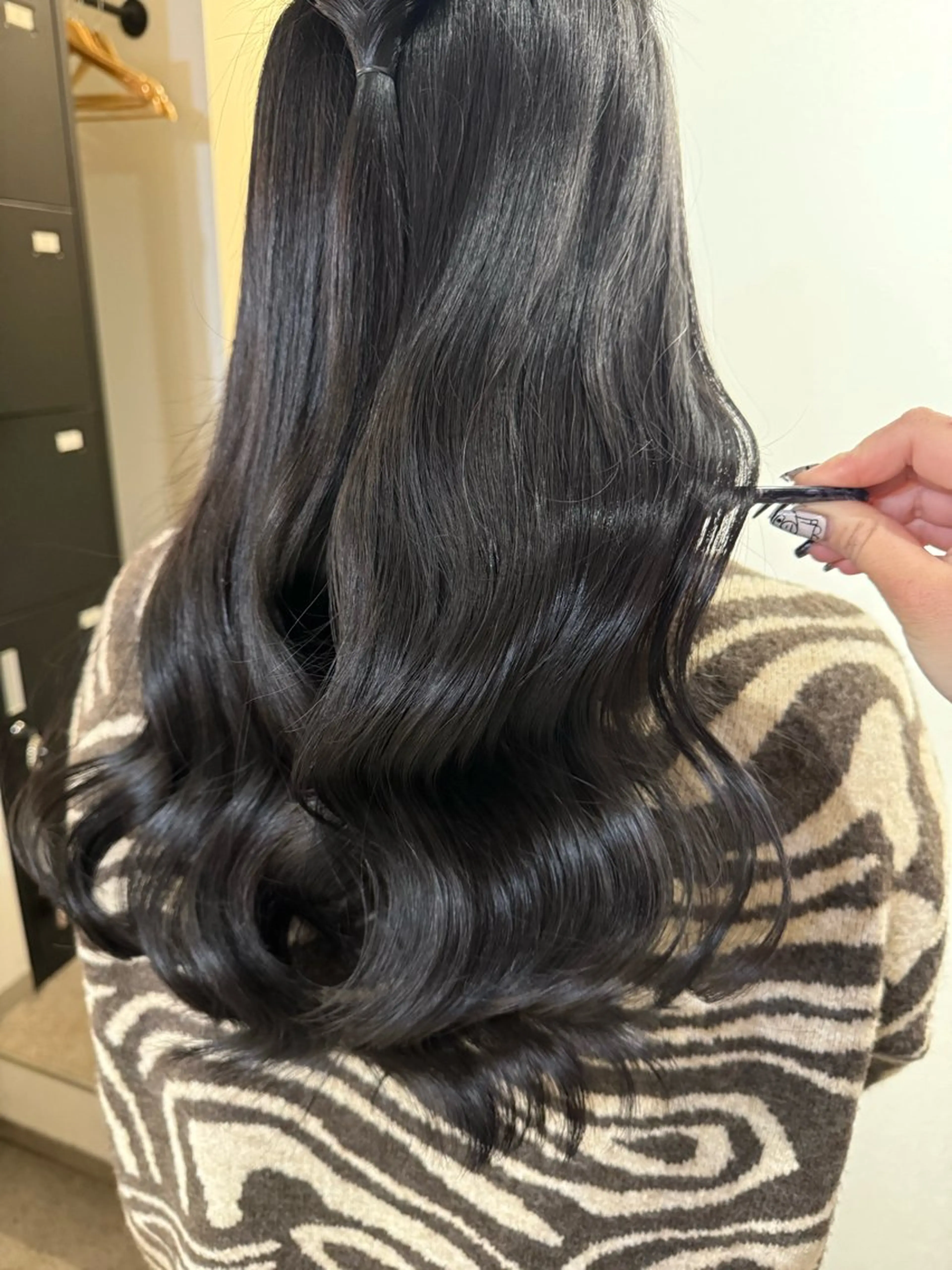 ロング カット ヘアカラー トリートメント 明 (めい)のヘアスタイル