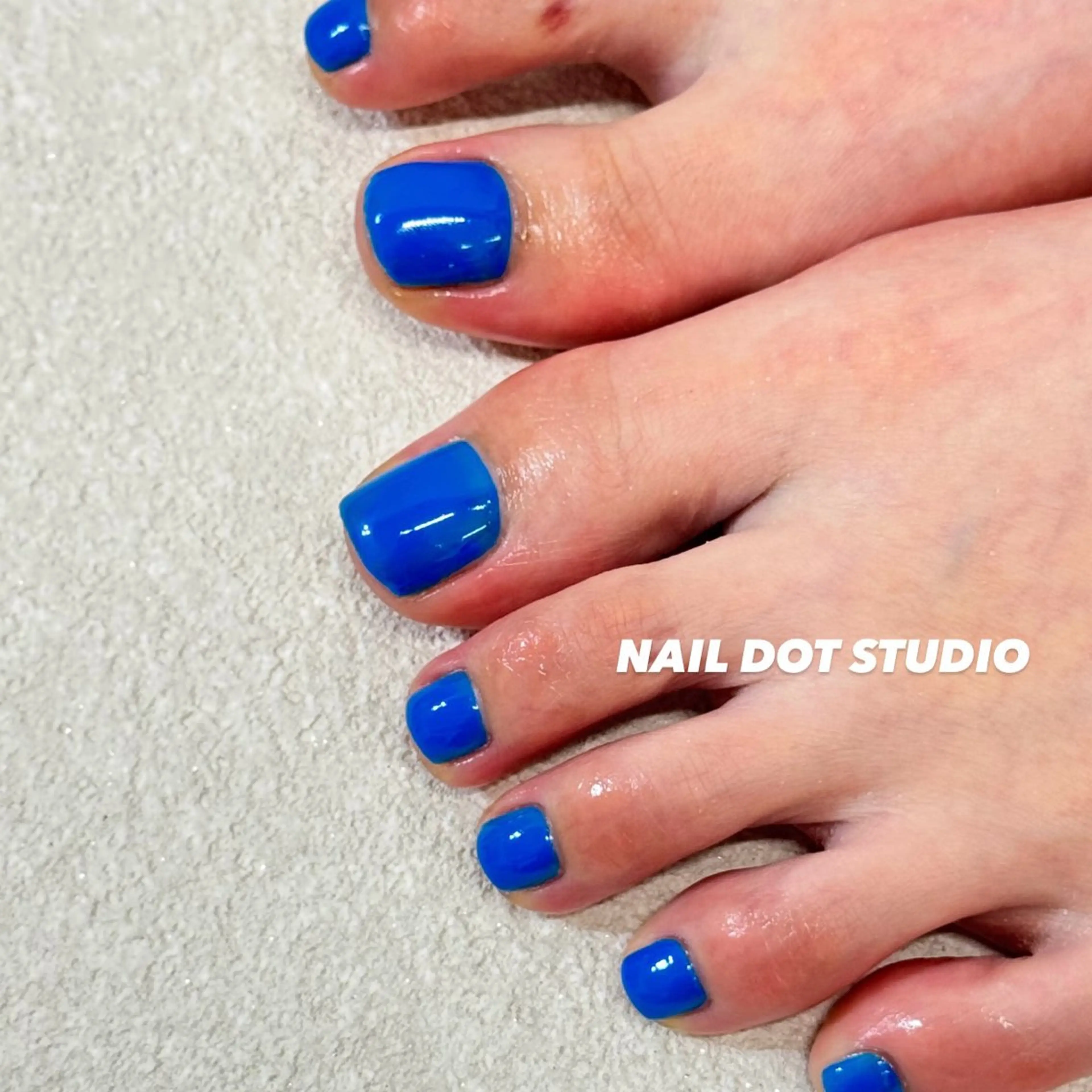 ネイル フットネイル NAILDOTSTU DIO SEINAのネイルデザイン