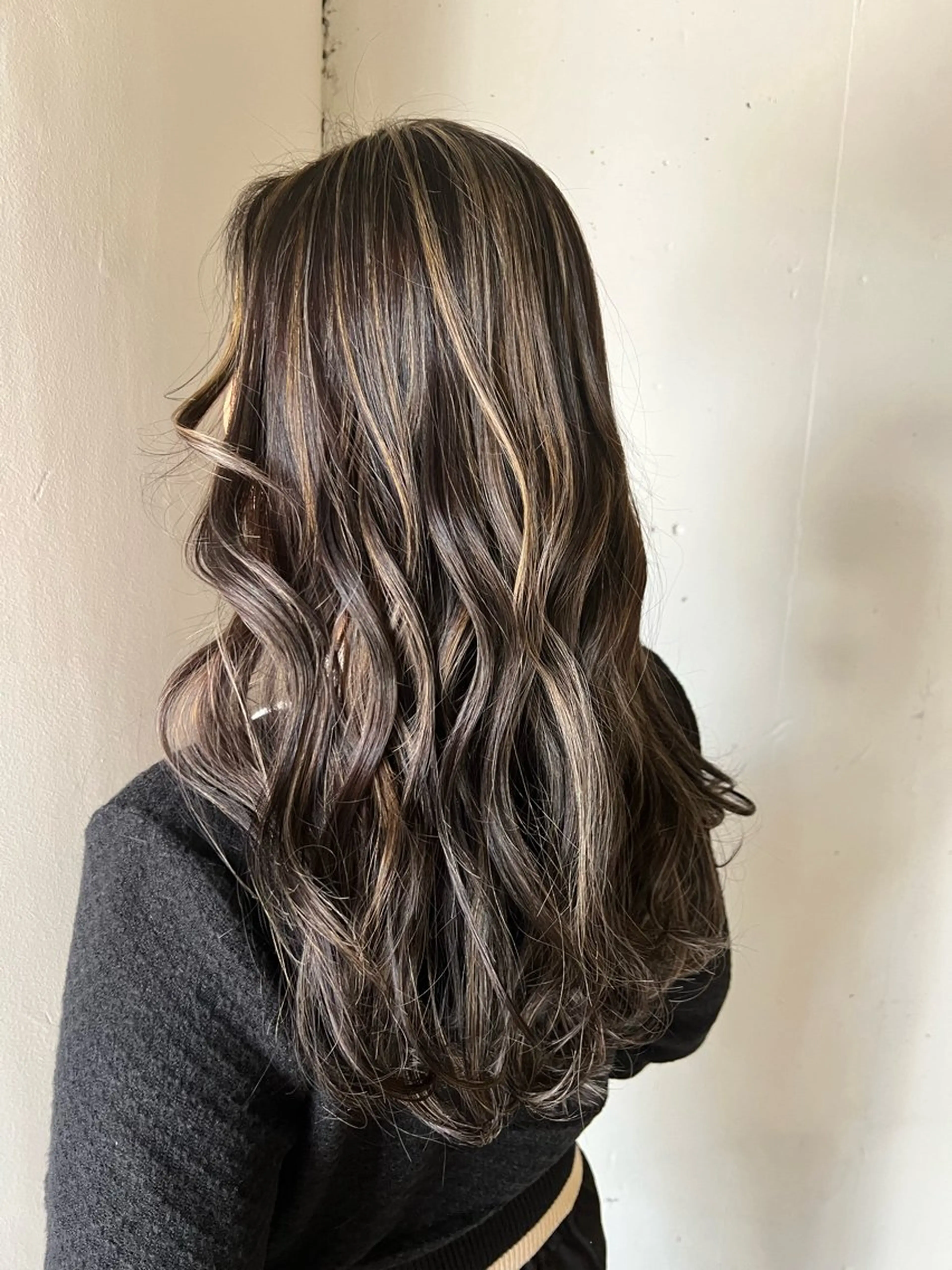 ロング カラー ハイライトカラー ハイライト カラースペシャリスト しょう🧑🏼‍🎨のヘアスタイル