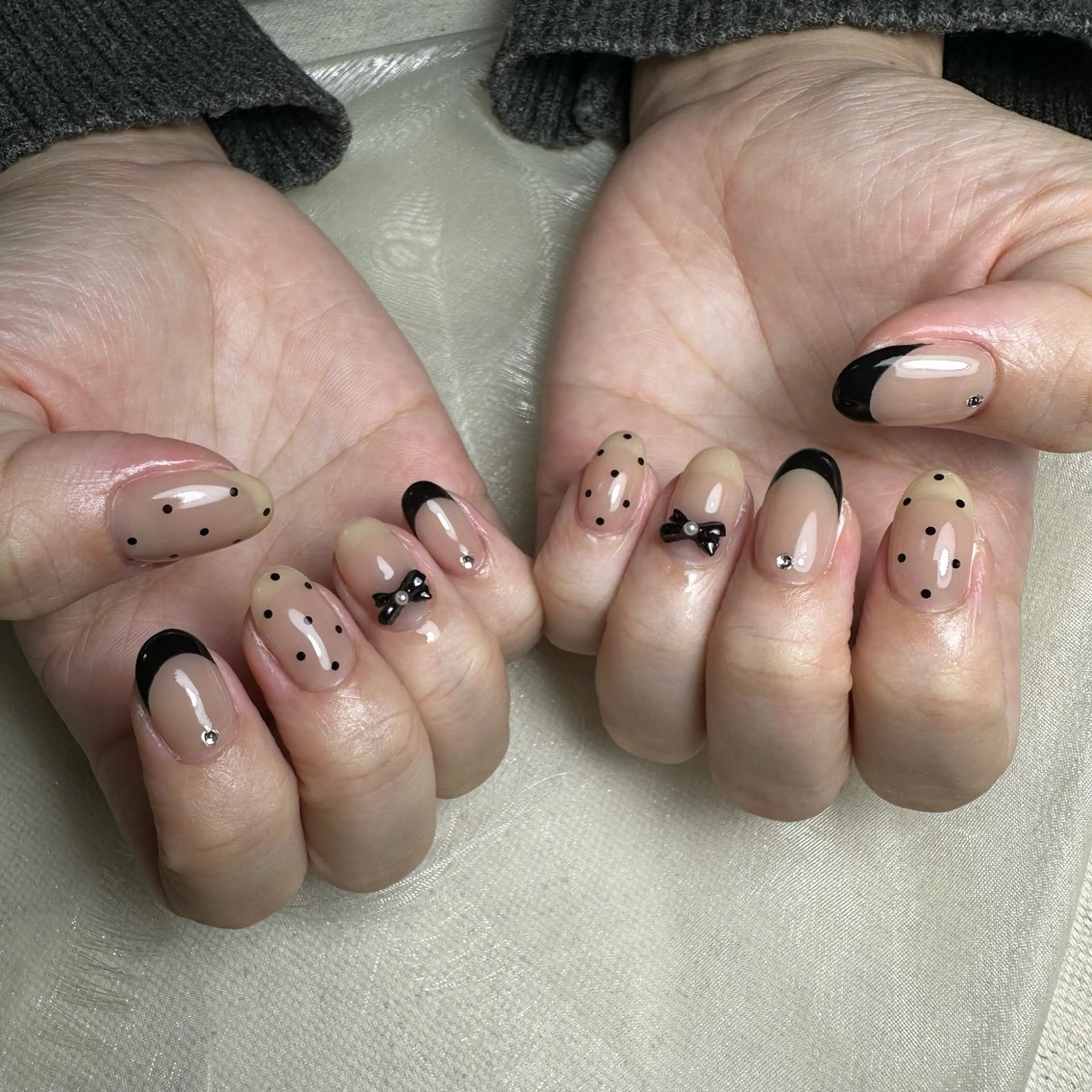 ネイル repos~ルポ~所属・里見 麗のネイルデザイン