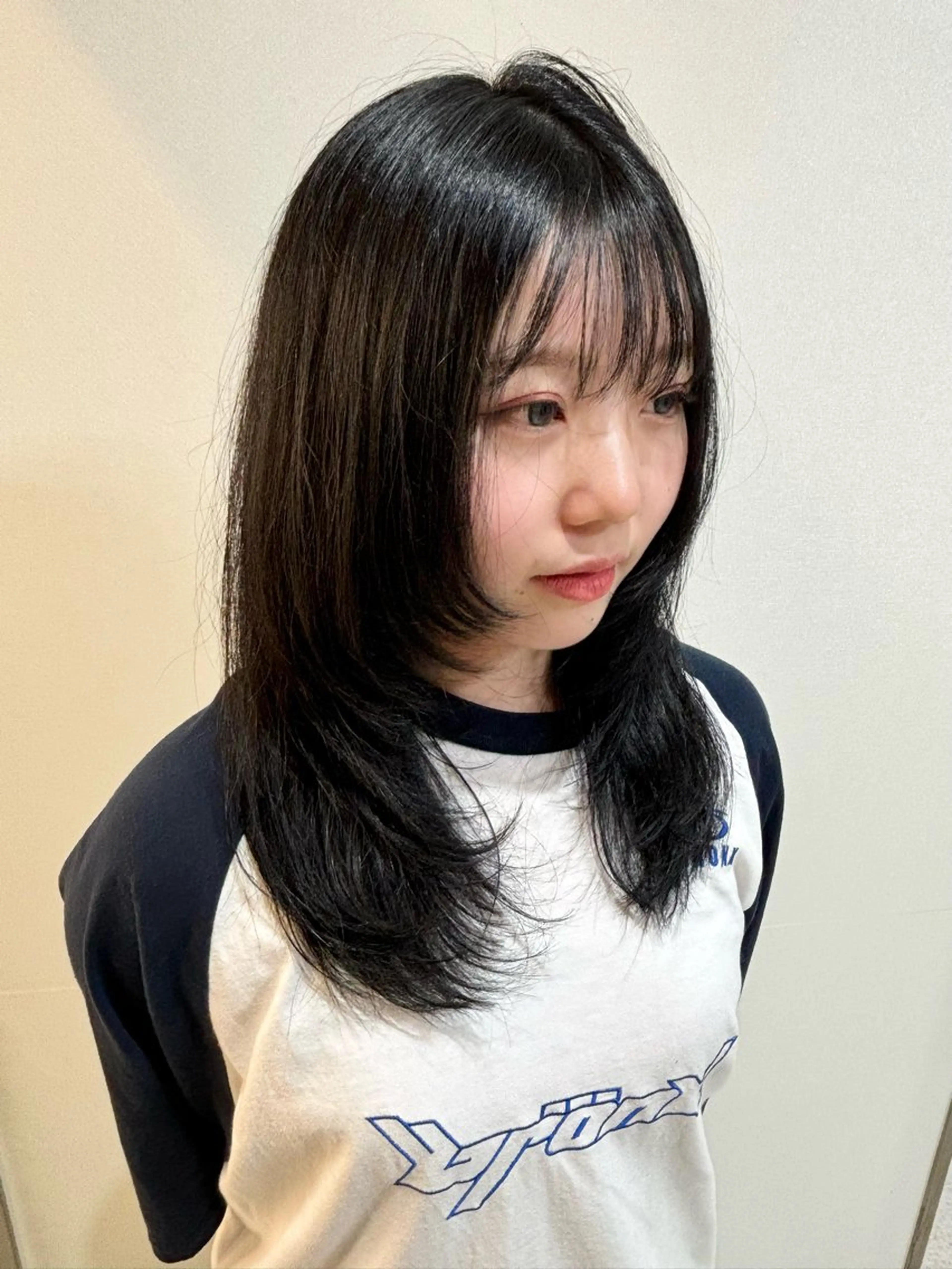 セミロング カラー 黒髪 ブルーカラー ブルーブラック レイヤーカット 札幌パーマ/ レイヤー/後藤海音のヘアスタイル