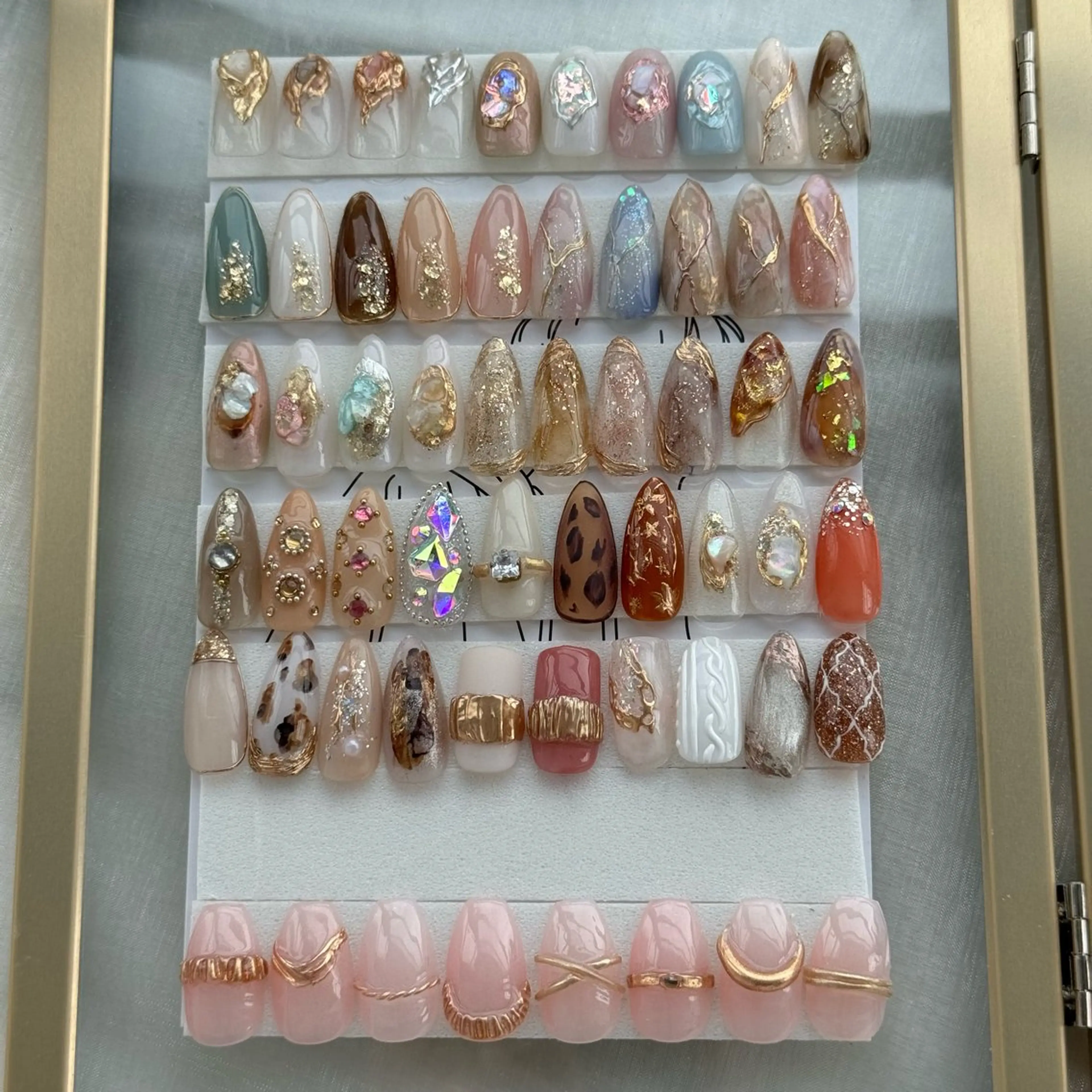 ネイル salon Hush Hushのネイルデザイン