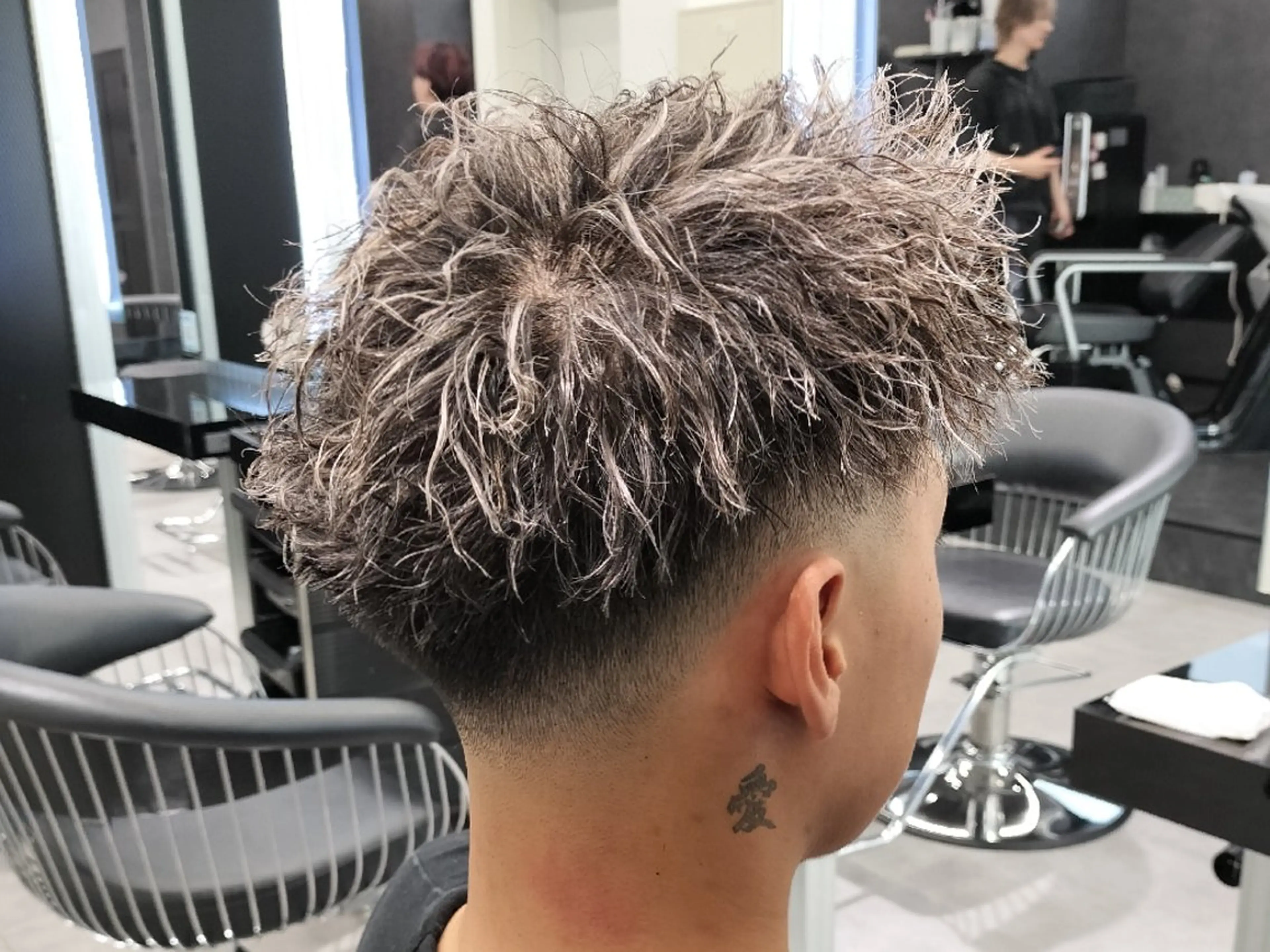 メンズ ショート カラー パーマ dot.tokyo men's 町田本店所属・メンズ特化︎🌟遠藤 楓伽のヘアスタイル