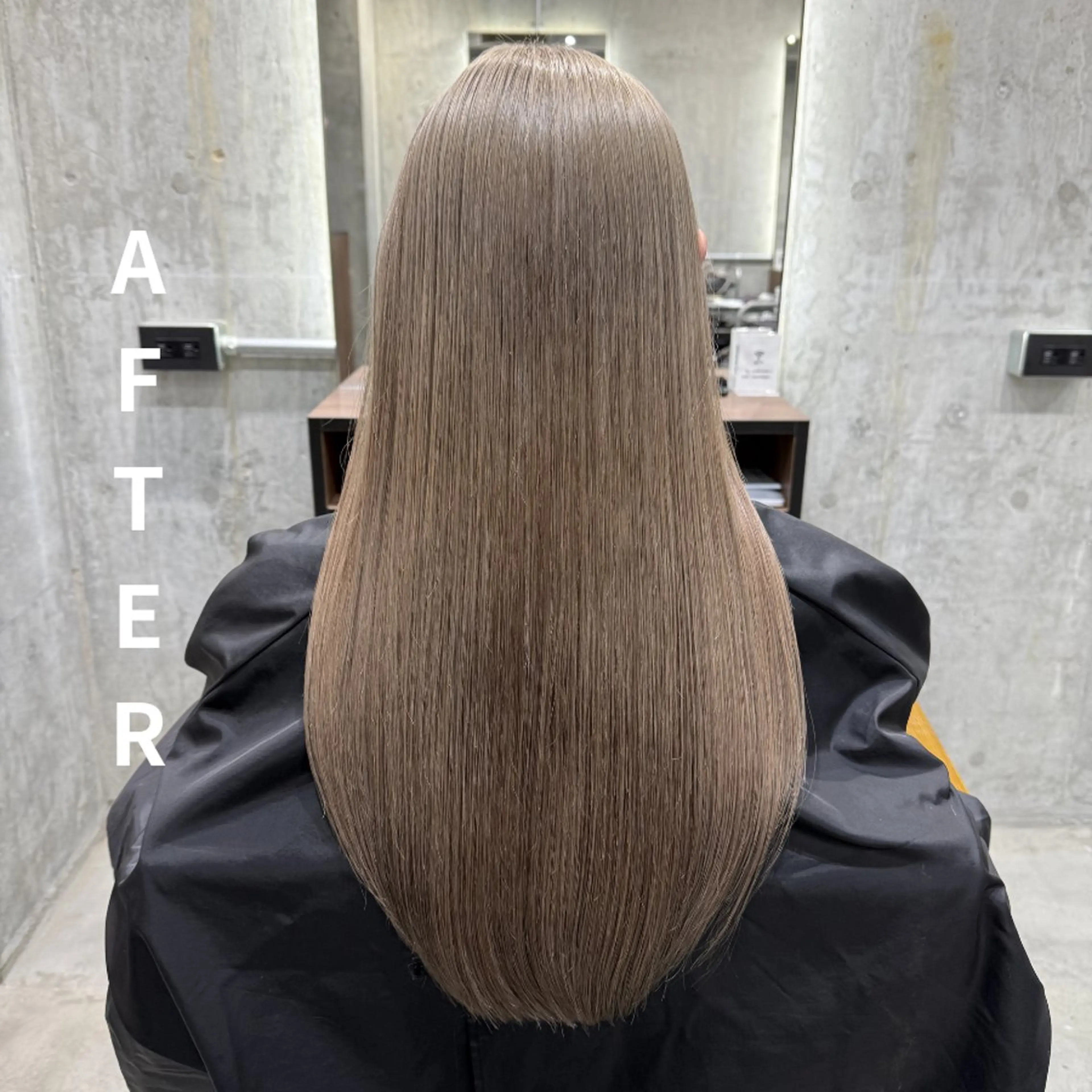 ロング カラー ブリーチ グレージュ ヘアカラー トリートメント ホワイトブロンド RIKUTOのヘアスタイル