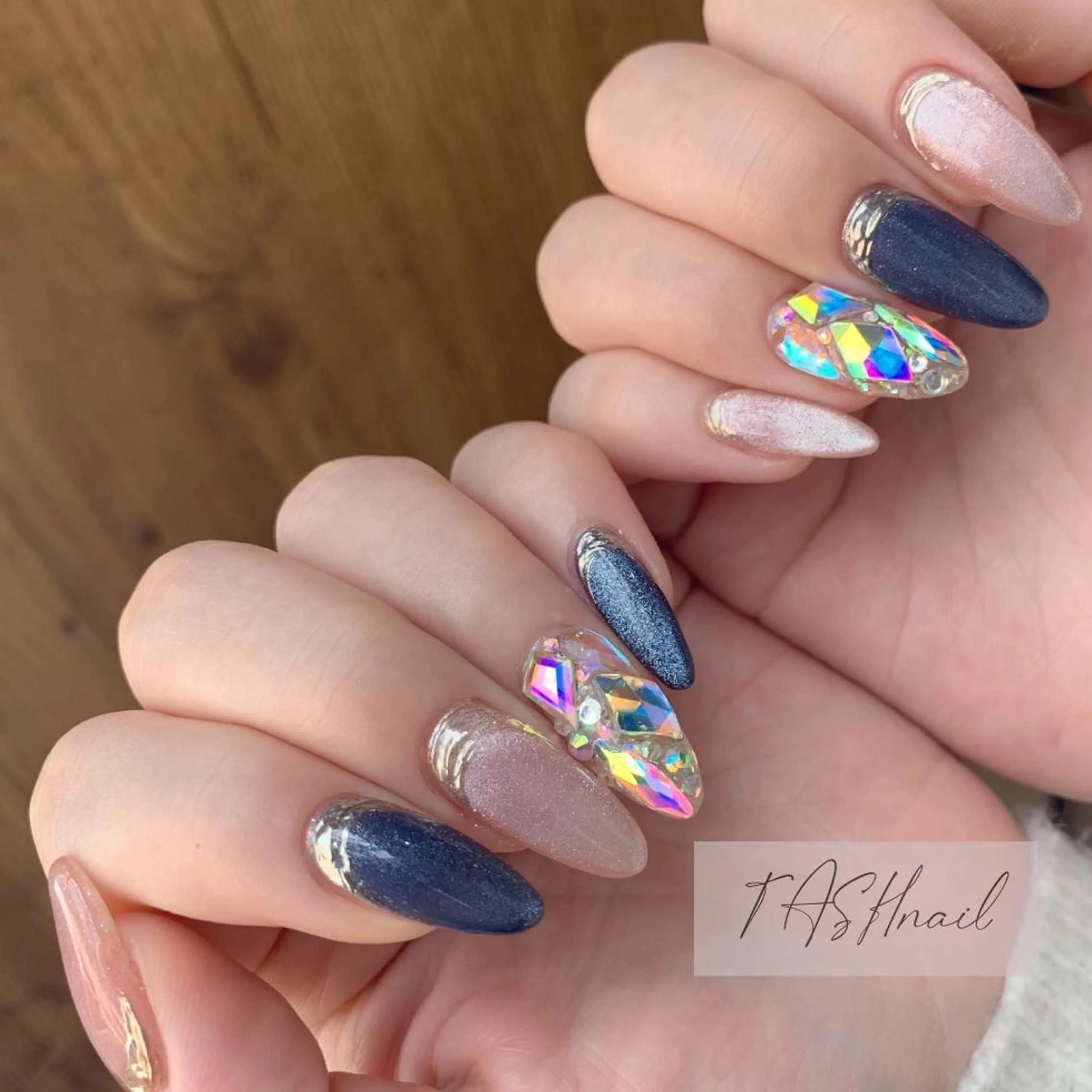 ネイル TASH nailのネイルデザイン