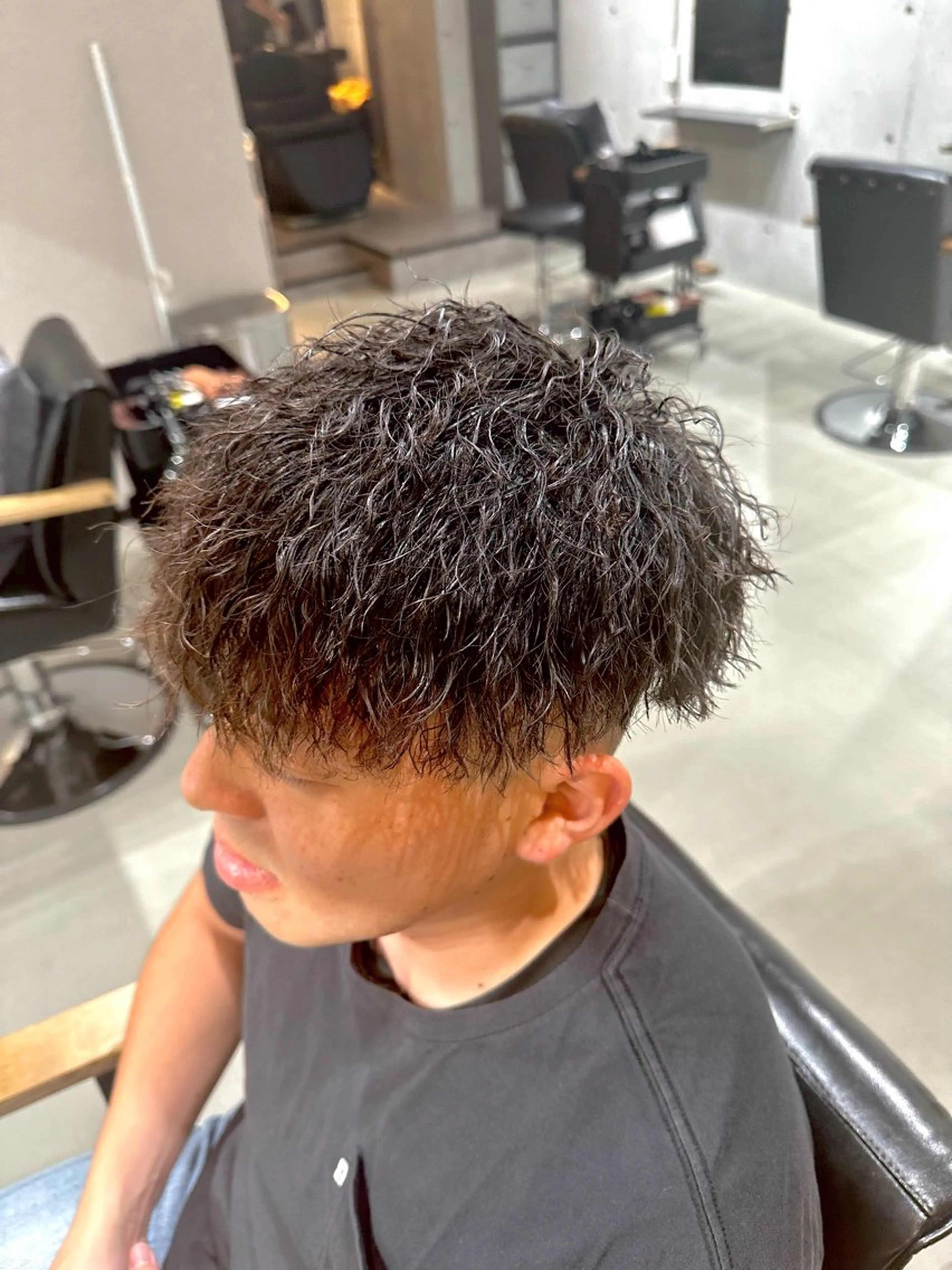 パーマ メンズ メンズ就活ヘア メンズパーマ 波巻きパーマ スパイラルパーマ 梅田中崎町メンズ 美容師ユースケのヘアスタイル