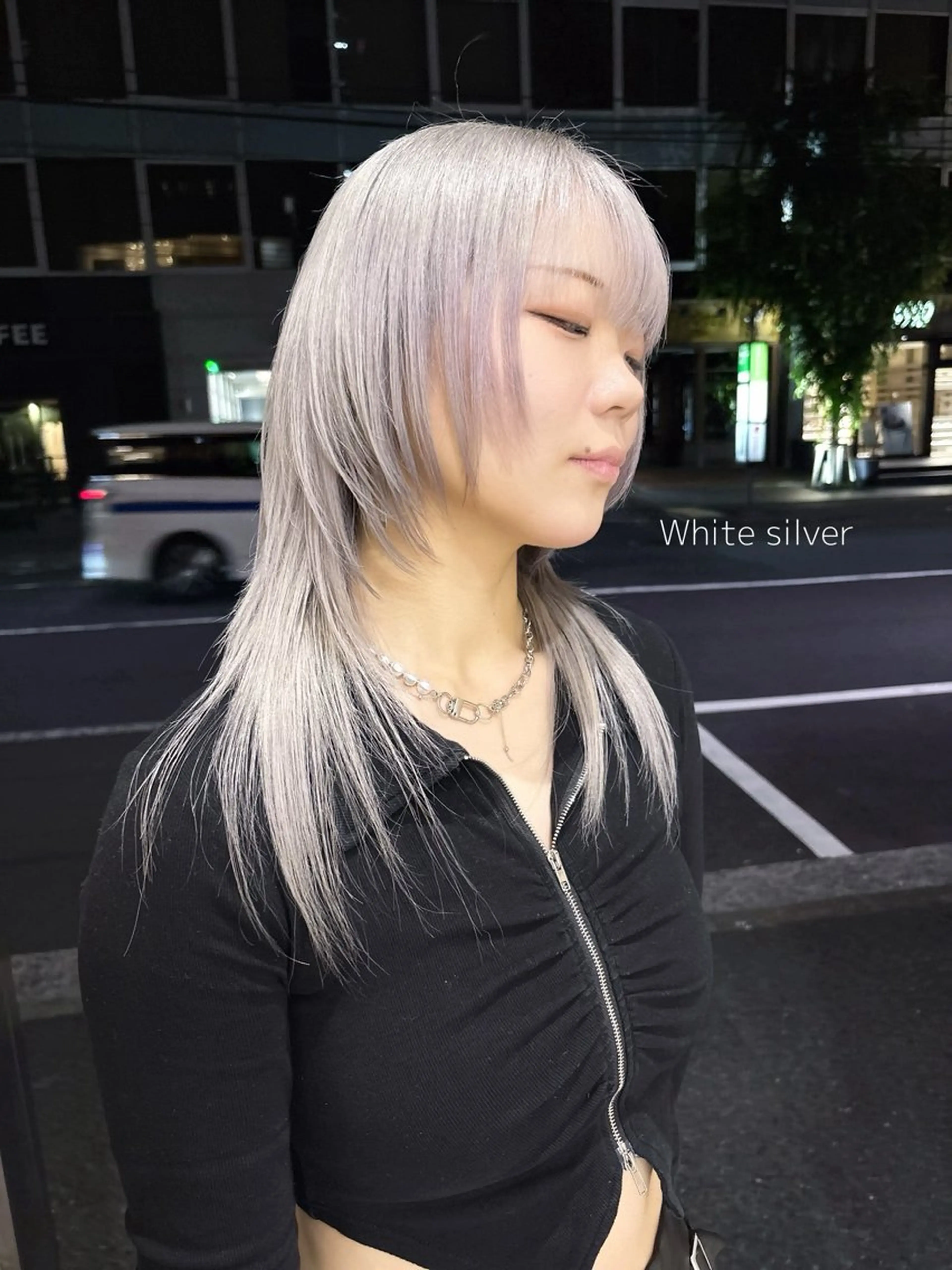 ミディアム カラー ヘアカラー yiye shioriのヘアスタイル