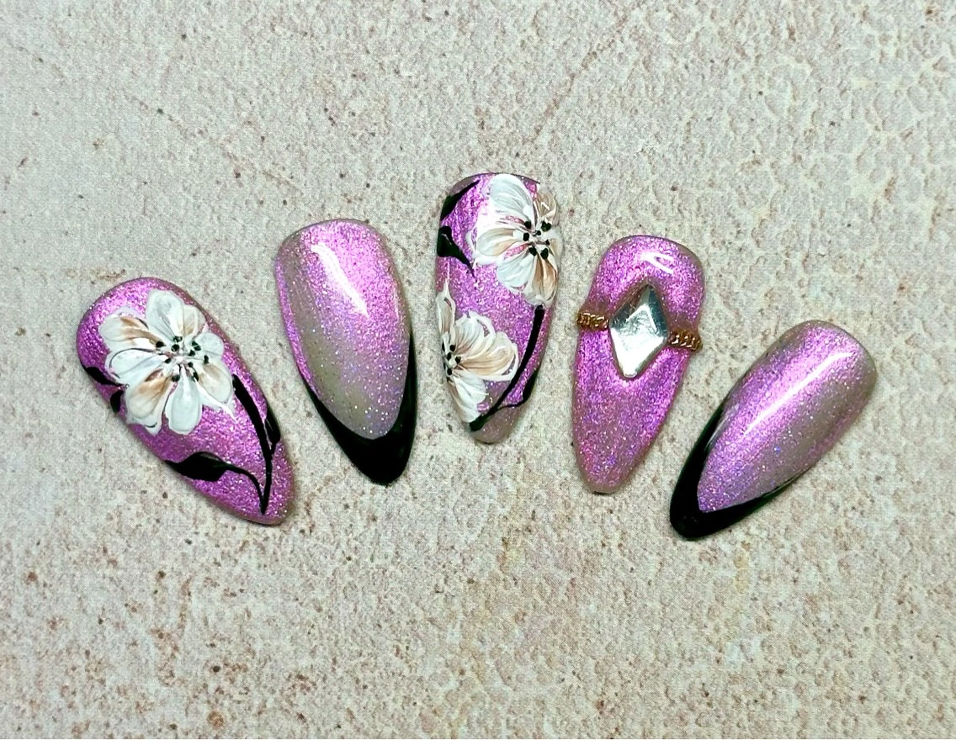 ネイル オーロラネイル フレンチネイル マグネットネイル ニュアンスネイル ワンカラーネイル M.N_ nailのネイルデザイン