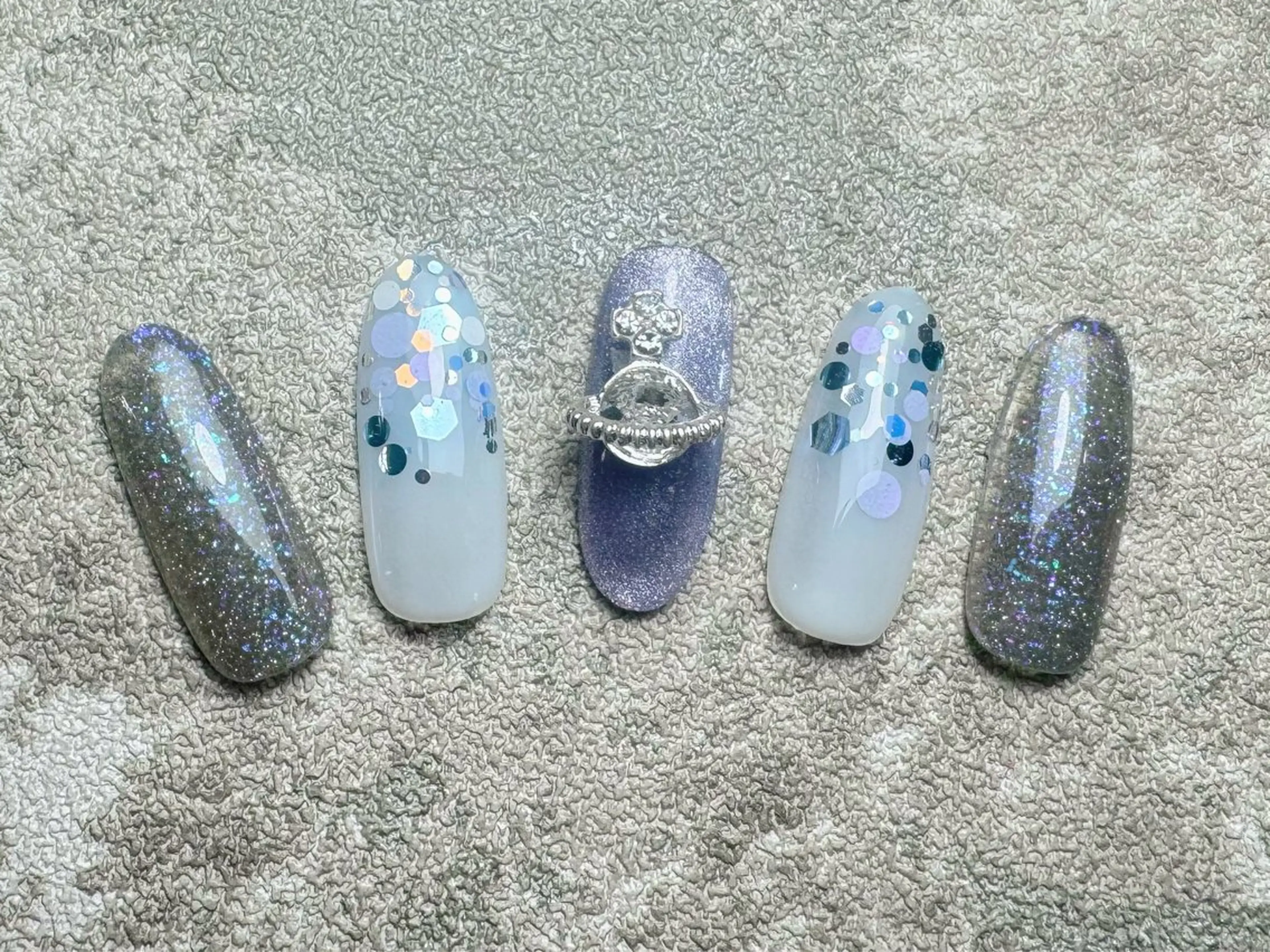 ネイル ハンドネイル マジック ミラーのネイルデザイン