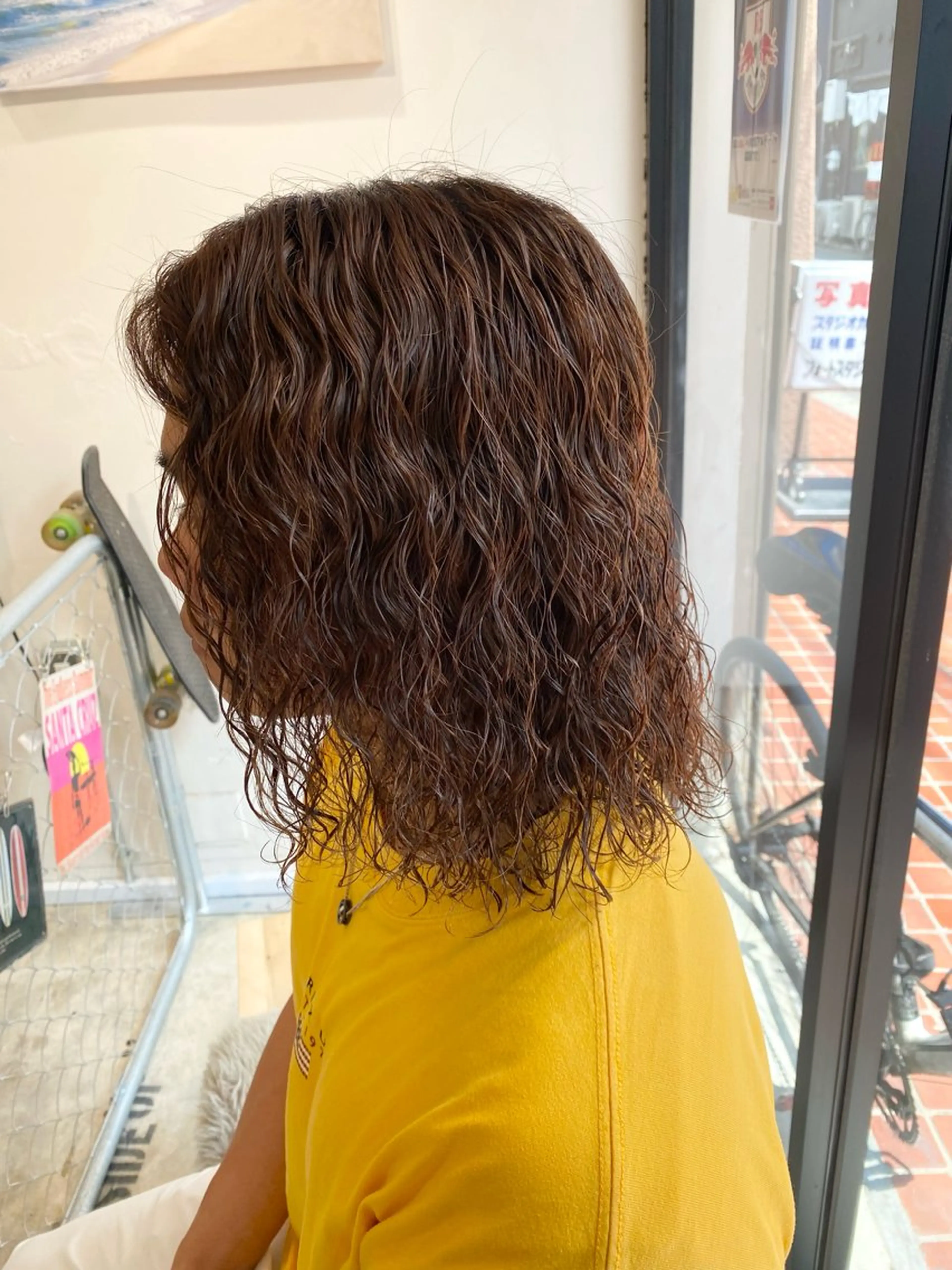 ミディアム カラー パーマ メンズ ミディアムパーマ フェザーパーマ メンズパーマ メンズツイストパーマ ツイストスパイラルパーマ カット パーマ トリートメント 🌴パーマオタク🌴 長谷川　諒佑🌈のヘアスタイル