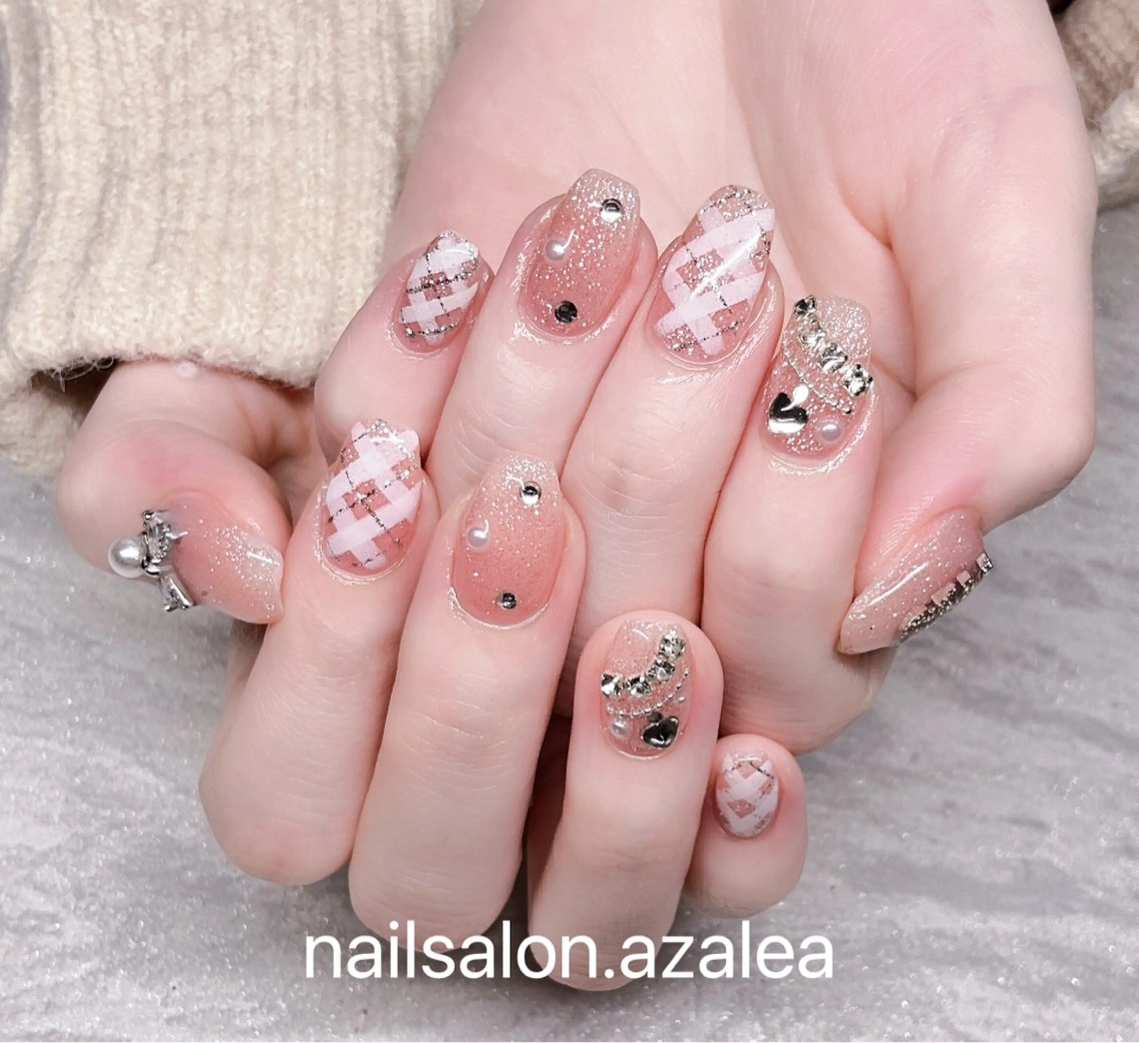 ネイル ハンドネイル R inのネイルデザイン