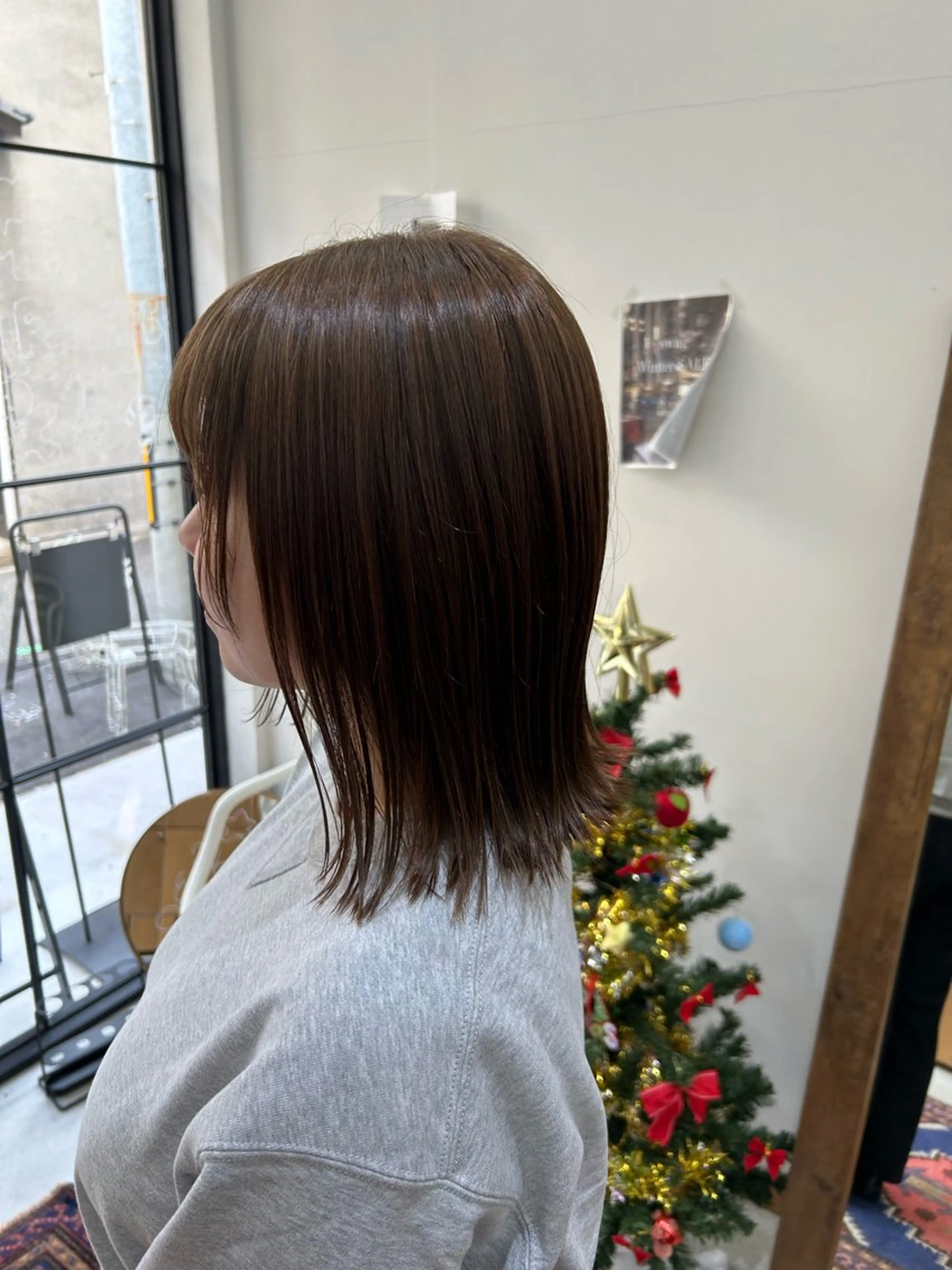 ミディアム なつめ🐶ショート ベージュカラーのヘアスタイル