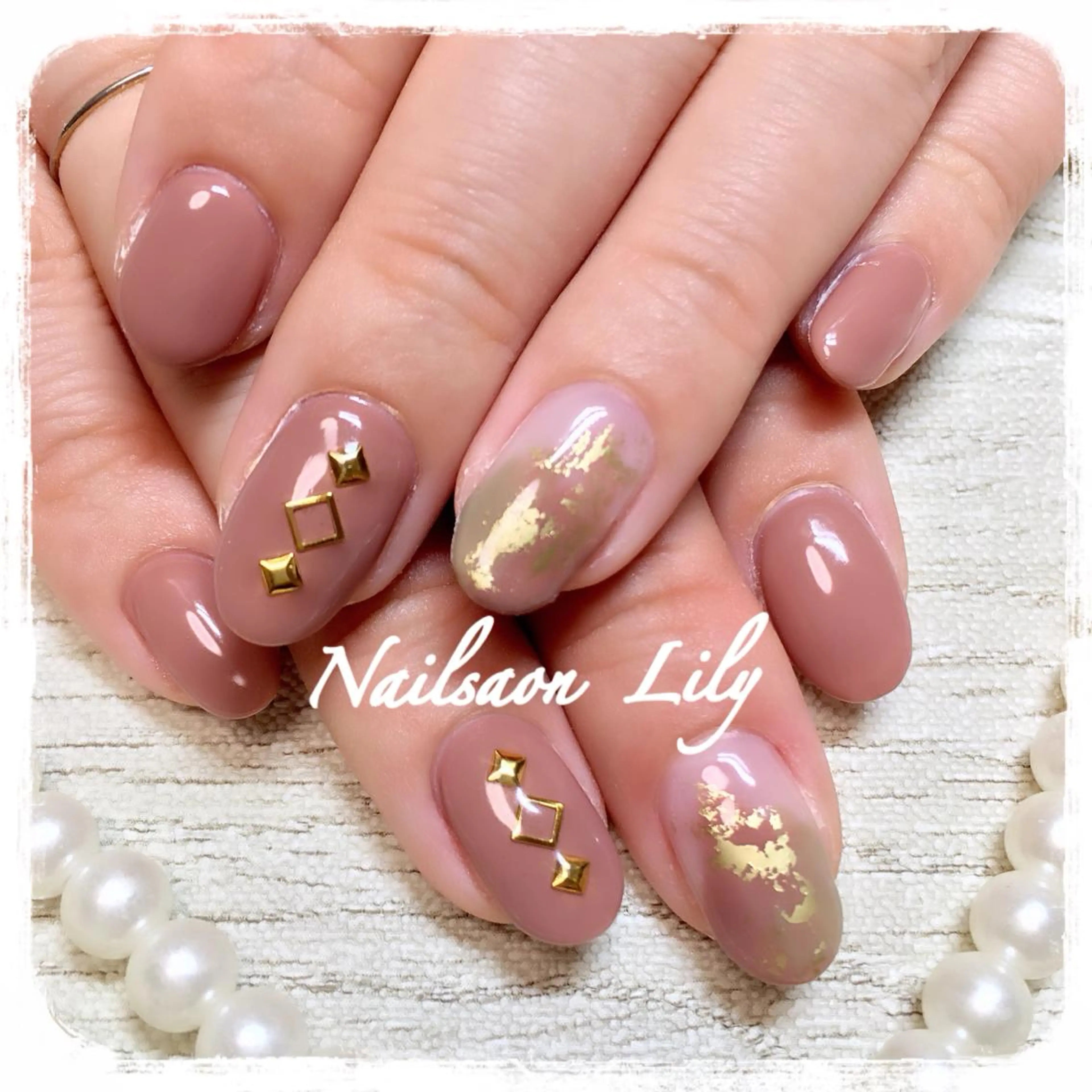 ネイル シンプルネイル Lily*nail 🌻Mii🌻のネイルデザイン